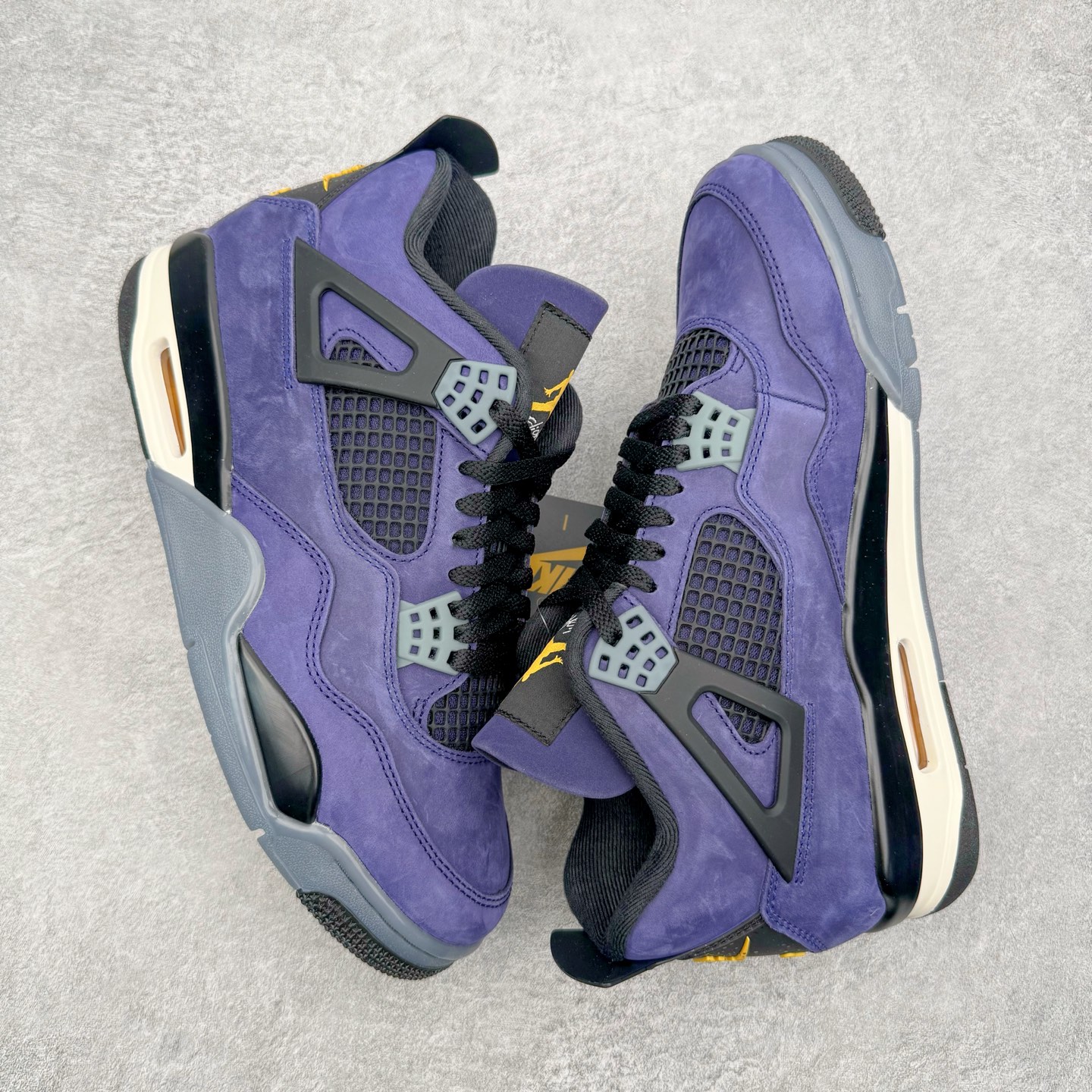 图片[3]-＃GX Air Jordan AJ4 Retro “Imperial Purple” 帝王紫 FV5029-500 全新批次 重点区分市面 唯一正确细节 后跟饰片中心位置有合模线 超弹硅胶材质 内层不织布补强 补强为硅胶提供更强耐久性 避免断裂 圈内最强四代 独家外贸特供尺码含 45.5 49.5 50.5 耗时半年巨作 全套原纸板楦头开发 原厂特供皮料加持 确保原汁原味 完美呈现四代版型 一比一鞋头弧度高度鞋身弧度 数据细节工艺流程均保持原鞋一致 原厂TPU网格鞋带扣 正确内里网布 菱角分明不变形无多余毛边 柔软性质感一致于原鞋 市场唯一原厂鞋扣模具 背面可见隐藏注塑口 原厂织唛标 原厂飞人电绣工艺 尾指中部跳三针 独家绑鞋带手法 印刷中底布 四线拉帮 米色美纹纸贴合固定 进口港宝加持 后跟自然饱满 全鞋荧光划线卡点 追求极致完美 每一双都是工艺品 多重QC质检 超越公司货的品控标准 实实在在的免检产品 尺码：40 40.5 41 42 42.5 43 44 44.5 45 45.5 46 47.5 48.5 49.5 50.5-选品中心