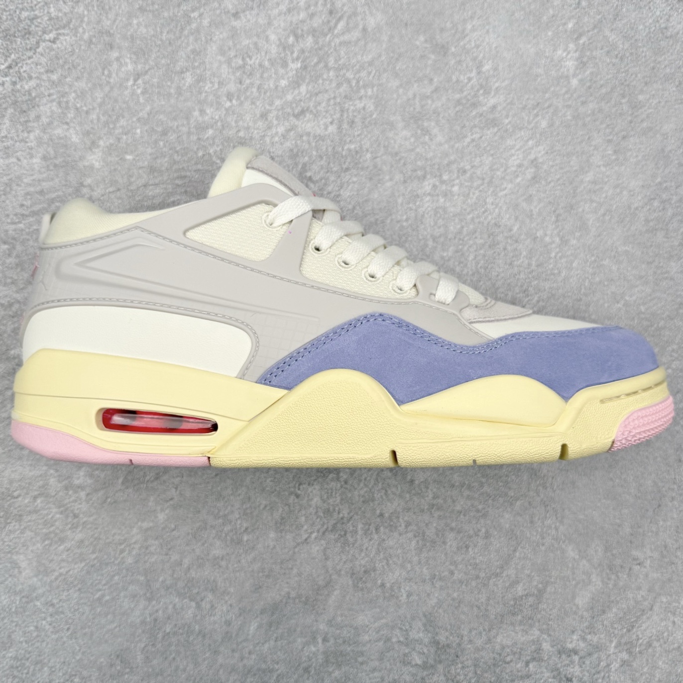 ＃KZ纯原 Air Jordan AJ4 RM 重制版低帮复古篮球鞋 亲自操刀耗时半年巨作 全套原纸板楦头开发 确保原汁原味 完美呈现版型 一比一鞋头弧度高度鞋身弧度 原厂TPU 正确内里网布 菱角分明不变形无多余毛边 柔软性质感一致于原鞋 原厂织唛标 原厂飞人电绣工艺 尾指中部跳三针 独家绑鞋带手法 印刷中底布 四线拉帮 米色美纹纸贴合固定 进口港宝加持 后跟自然饱满 全鞋荧光划线卡点 追求极致完美 每一双都是工艺品 多重QC质检 超越公司货的品控标准 实实在在的免检产品 采用了低帮的设计 并保留了众多AJ4的经典元素 鞋身以皮革、麂皮材质拼接打造 AJ4经典的TPU材质延伸至后跟 增强鞋款稳定性 而鞋身侧面的网格设计则被取消 尾部的NIKE AIR标志也得到保留 并同时带有飞人logo 中底部分同样搭载了可视AIR气垫 鞋底采用米白色中底和外底呈现 为整个设计收尾 尺码：36 36.5 37.5 38 38.5 39 40 40.5 41 42 42.5 43 44 44.5 45 46 47.5 48.5-选品中心