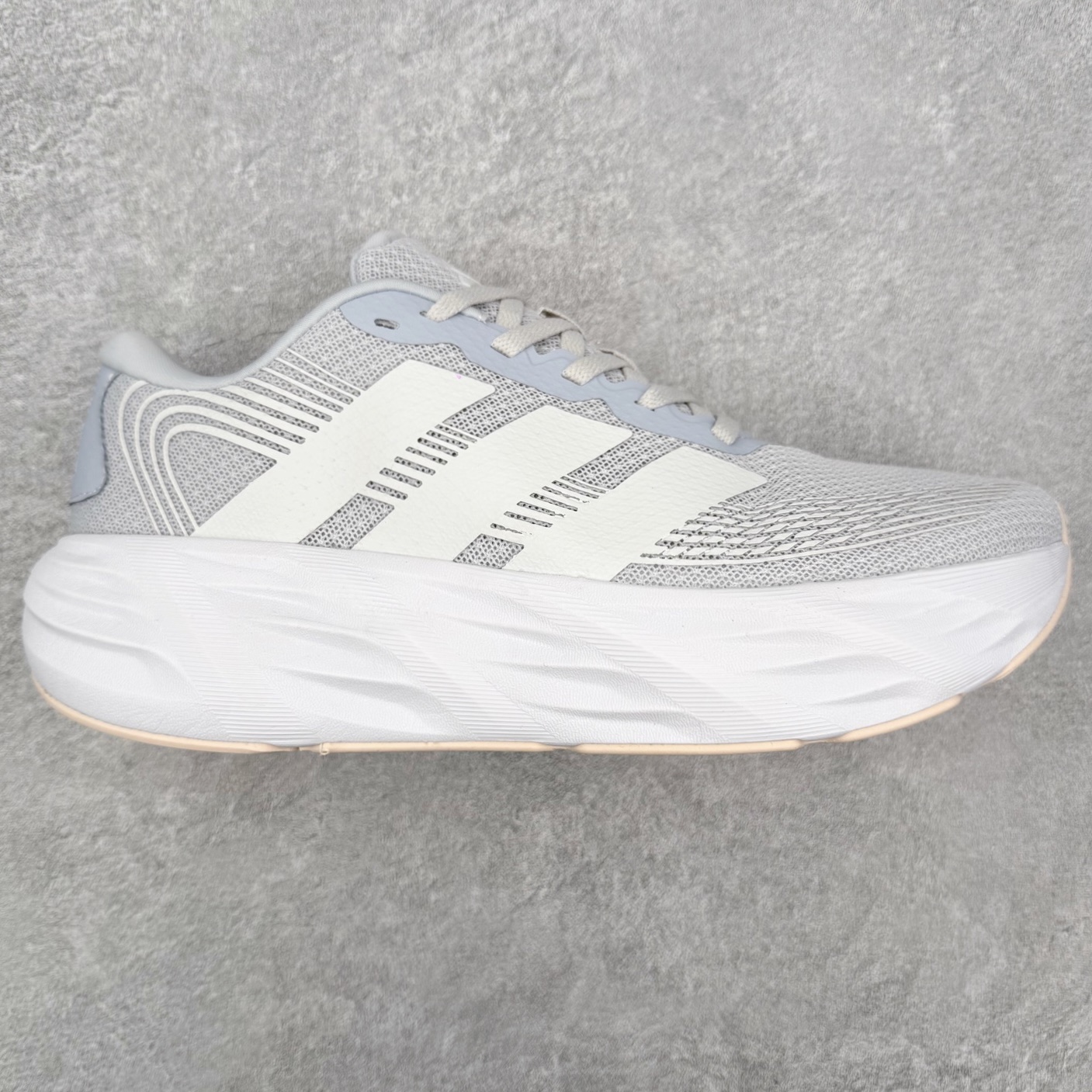 AD Adizero galaxy 8 舒适百搭回弹 低帮跑步鞋 男女同款 实拍调校N版已经零色差零失真 百分百还原实物色彩所见即所得 不存在货不对板色差等低级问题 选购参考实物拍摄 不混卖不参货 只用心做好货严格选品 承诺混一赔十 尺码：36 36.5 37.5 38 38.5 39 40 40.5 41 42 42.5 43 44 44.5 45-选品中心