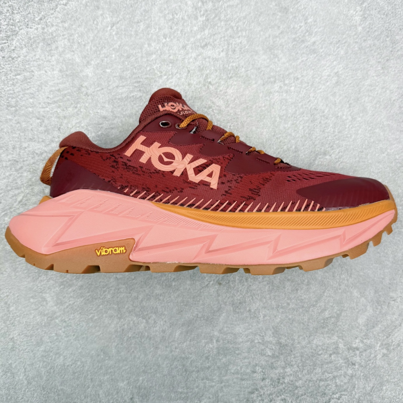 ＃福利特价 HOKA ONE ONE SKY Float X 网布织物 舒适运动户外功能 减震防滑耐磨 低帮 生活休闲鞋 男女同款 HOKA ONE ONE是来自美国的跑步鞋知名品牌，创立于2009年，始终致力于为所有跑者提供更新、更好的跑步装备。相比常规跑鞋，HOKA ONE ONE特别研发使用性能独特的几何形跑鞋中底，此种鞋底更厚、更高、回弹性也更好，除了卓越的缓冲性能，它还能为各种阶段的跑者带来更具动感、更加稳定的跑步体验。HOKAONE ONE从设计之初就清楚意识到，要保证跑者步幅的均匀一致，双脚自然而然的运动至关重要。尺码：36 36.5 37.5 38 39 40 40.5 41 42 42.5 43 44 45-选品中心