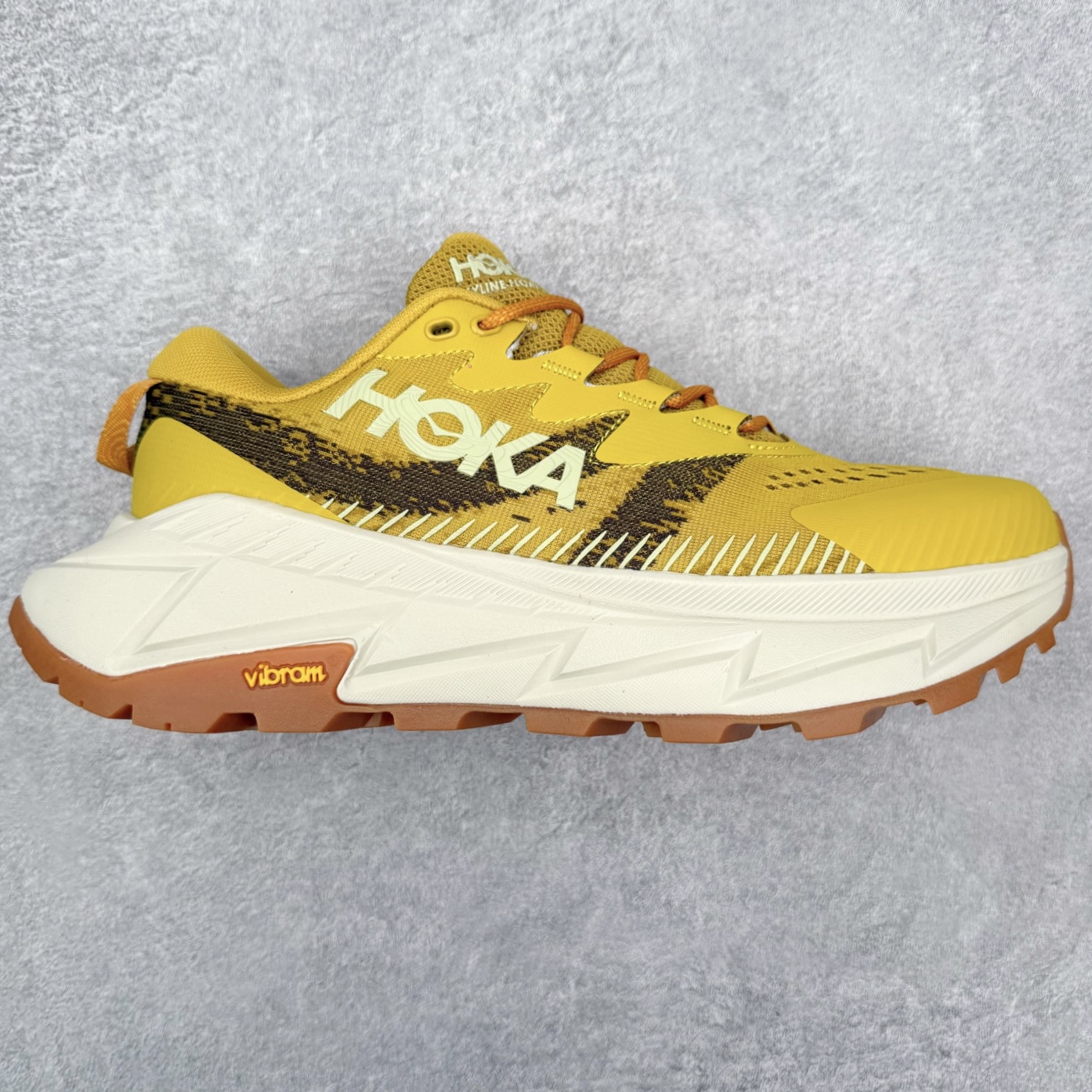 ＃福利特价 HOKA ONE ONE SKY Float X 网布织物 舒适运动户外功能 减震防滑耐磨 低帮 生活休闲鞋 男女同款 HOKA ONE ONE是来自美国的跑步鞋知名品牌，创立于2009年，始终致力于为所有跑者提供更新、更好的跑步装备。相比常规跑鞋，HOKA ONE ONE特别研发使用性能独特的几何形跑鞋中底，此种鞋底更厚、更高、回弹性也更好，除了卓越的缓冲性能，它还能为各种阶段的跑者带来更具动感、更加稳定的跑步体验。HOKAONE ONE从设计之初就清楚意识到，要保证跑者步幅的均匀一致，双脚自然而然的运动至关重要。尺码：36 36.5 37.5 38 39 40 40.5 41 42 42.5 43 44 45-选品中心