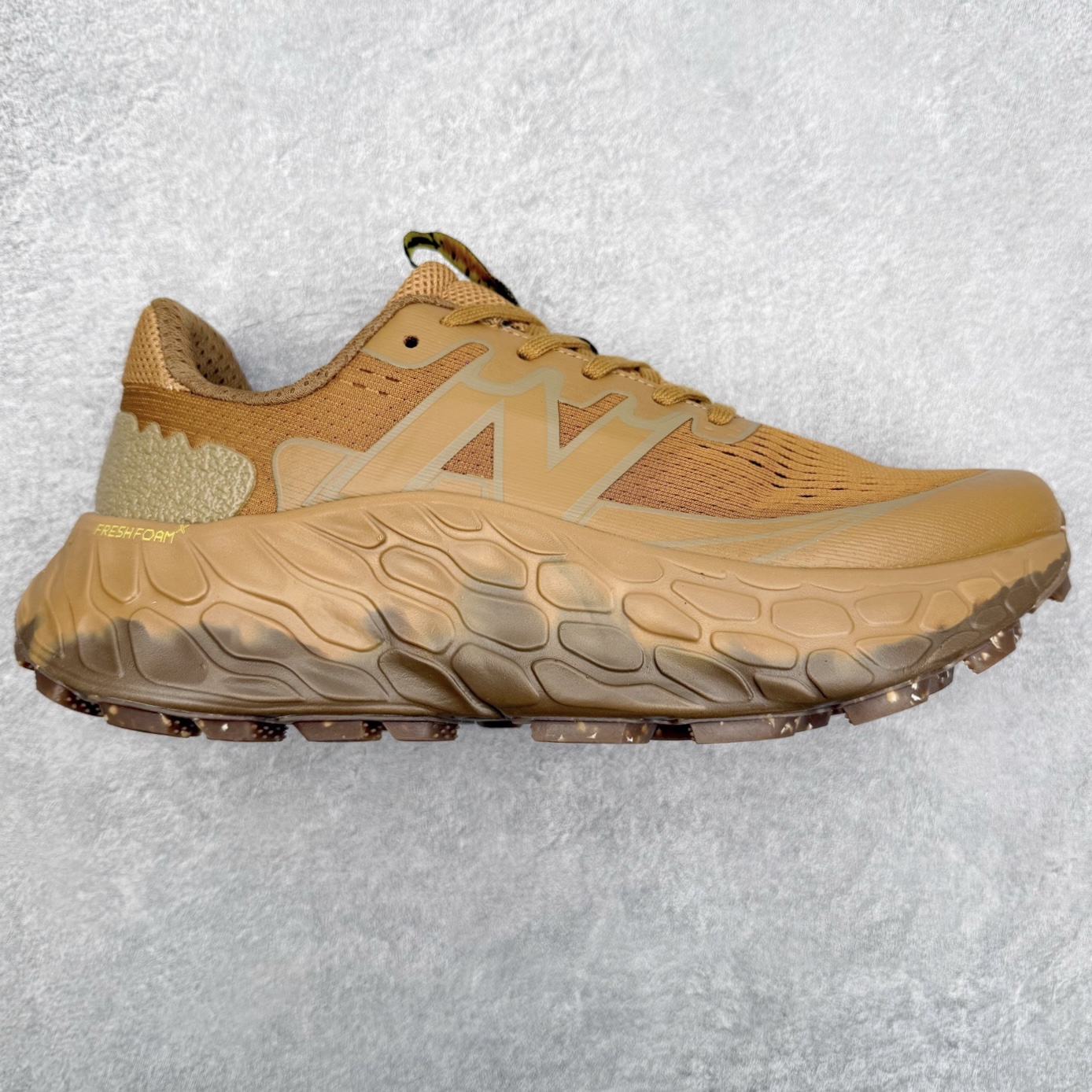 New Balance Fresh Foam X Trail More v3 新百伦NB莫尔V3系列低帮轻量化厚底户外越野休闲运动慢跑鞋 MTMORNGR 无论是越野训练跑还是享受自然美景 New Balance Fresh Foam X Trail More v3 都能确保双脚凉爽舒适 获得缓震支撑 这款越野跑鞋採用透气的合成/网眼鞋面 加上双层 Fresh Foam X 中底实现绝佳舒适著感 搭载鞋头防护科技与 All Terrain 系列最厚鞋底 可防止碎石跑入鞋内 让你尽情探索不受限 尺码：36 37 37.5 38 38.5 39.5 40 40.5 41.5 42 42.5 43 44 44.5 45-选品中心