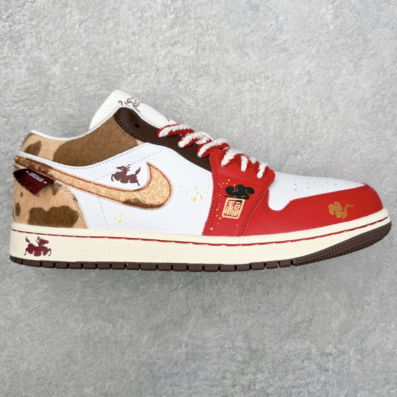 ＃K版 Air Jordan AJ1 Low 低帮 IQ5321-121 全新流水线出品 DT版本唯一平替选择 市场第二梯队最强版 全部原鞋开发 原楦原纸板开发 全鞋电脑针车 原厂内置全掌气垫 原盒内在原标 唯一Zp原版鞋带绑法 免检产品 全新2022版型 全头层皮料 完美零毛边处理 原厂配置全掌气垫 价格定位良心 几十个配色陆续出货 实拍调校N版已经零色差零失真 百分百还原实物色彩所见即所得 不存在货不对板色差等低级问题 选购参考实物拍摄 不混卖不参货 只用心做好货严格选品 承诺混一赔十 尺码：36 36.5 37.5 38 38.5 39 40 40.5 41 42 42.5 43 44 44.5 45-选品中心