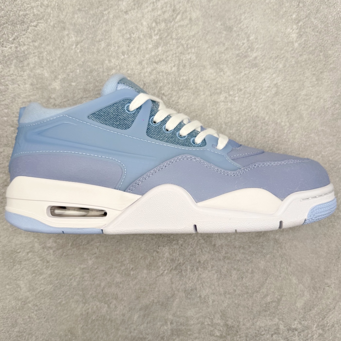 ＃KZ纯原 Air Jordan AJ4 RM 重制版低帮复古篮球鞋 IH2348-400 亲自操刀耗时半年巨作 全套原纸板楦头开发 确保原汁原味 完美呈现版型 一比一鞋头弧度高度鞋身弧度 原厂TPU 正确内里网布 菱角分明不变形无多余毛边 柔软性质感一致于原鞋 原厂织唛标 原厂飞人电绣工艺 尾指中部跳三针 独家绑鞋带手法 印刷中底布 四线拉帮 米色美纹纸贴合固定 进口港宝加持 后跟自然饱满 全鞋荧光划线卡点 追求极致完美 每一双都是工艺品 多重QC质检 超越公司货的品控标准 实实在在的免检产品 采用了低帮的设计 并保留了众多AJ4的经典元素 鞋身以皮革、麂皮材质拼接打造 AJ4经典的TPU材质延伸至后跟 增强鞋款稳定性 而鞋身侧面的网格设计则被取消 尾部的NIKE AIR标志也得到保留 并同时带有飞人logo 中底部分同样搭载了可视AIR气垫 鞋底采用米白色中底和外底呈现 为整个设计收尾 尺码：36 36.5 37.5 38 38.5 39 40 40.5 41 42 42.5 43 44 44.5 45 46 47.5 48.5-选品中心