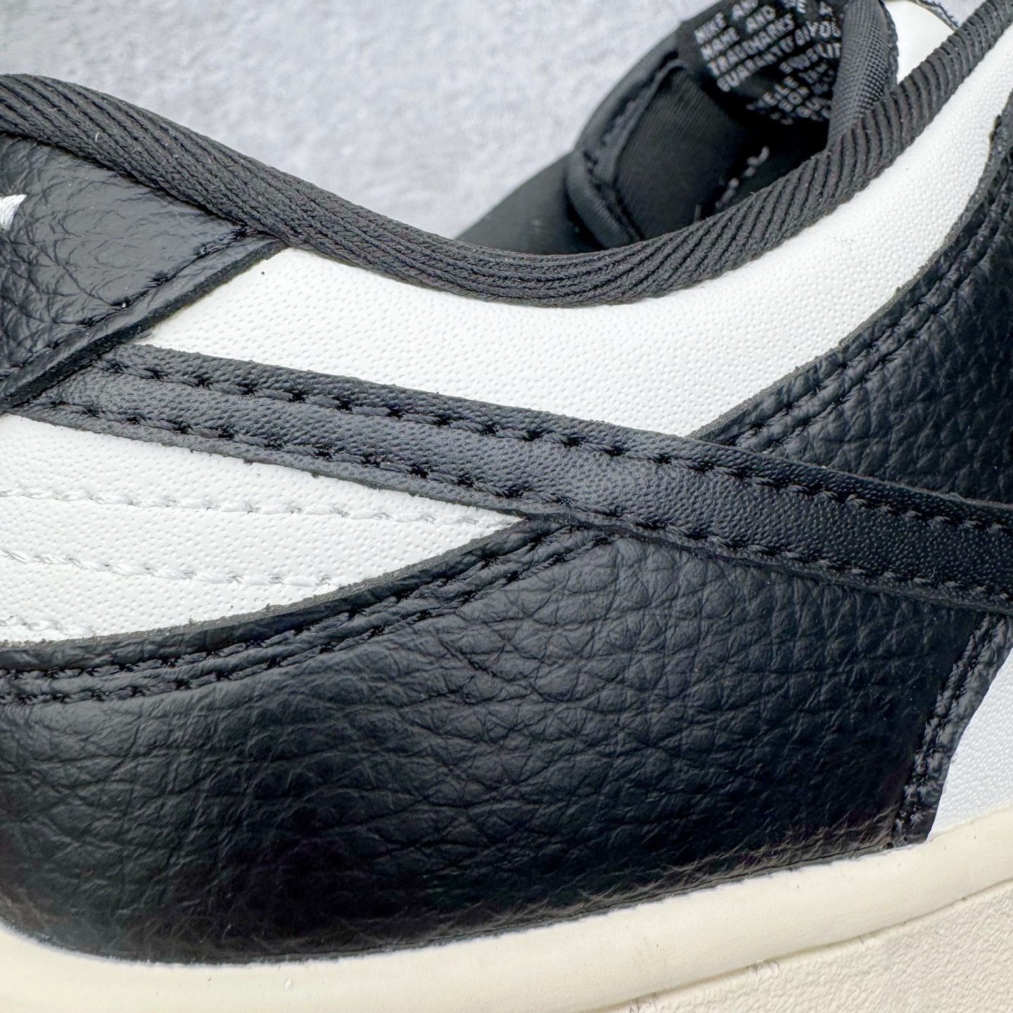 图片[15]-NK Dunk Low 黑白熊猫3.0 HQ7487-100 实力大厂出品 新配色陆续开发 利润个位数只为口碑 全套原纸板楦头开发 确保原汁原味 完美呈现DUNK版型 一比一鞋头弧度高度鞋身弧度 此版本只针对中端市场 皮料材质有所更替 其他数据细节工艺流程均保持一致 绝不口嗨 细节品控鞋型随意对比 独家私模官方第六代原厂航空铝磨具打磨大底 鞋头坡度极致还原 无解鞋型 原盒原配 圈内天花板工艺 原厂玻璃冲刀 超高清洁度 全鞋零毛边皮料切割 原厂中底布点胶 中底布拉帮走线遵循公司 尺码：36 36.5 37.5 38 38.5 39 40 40.5 41 42 42.5 43 44 44.5 45 46-选品中心