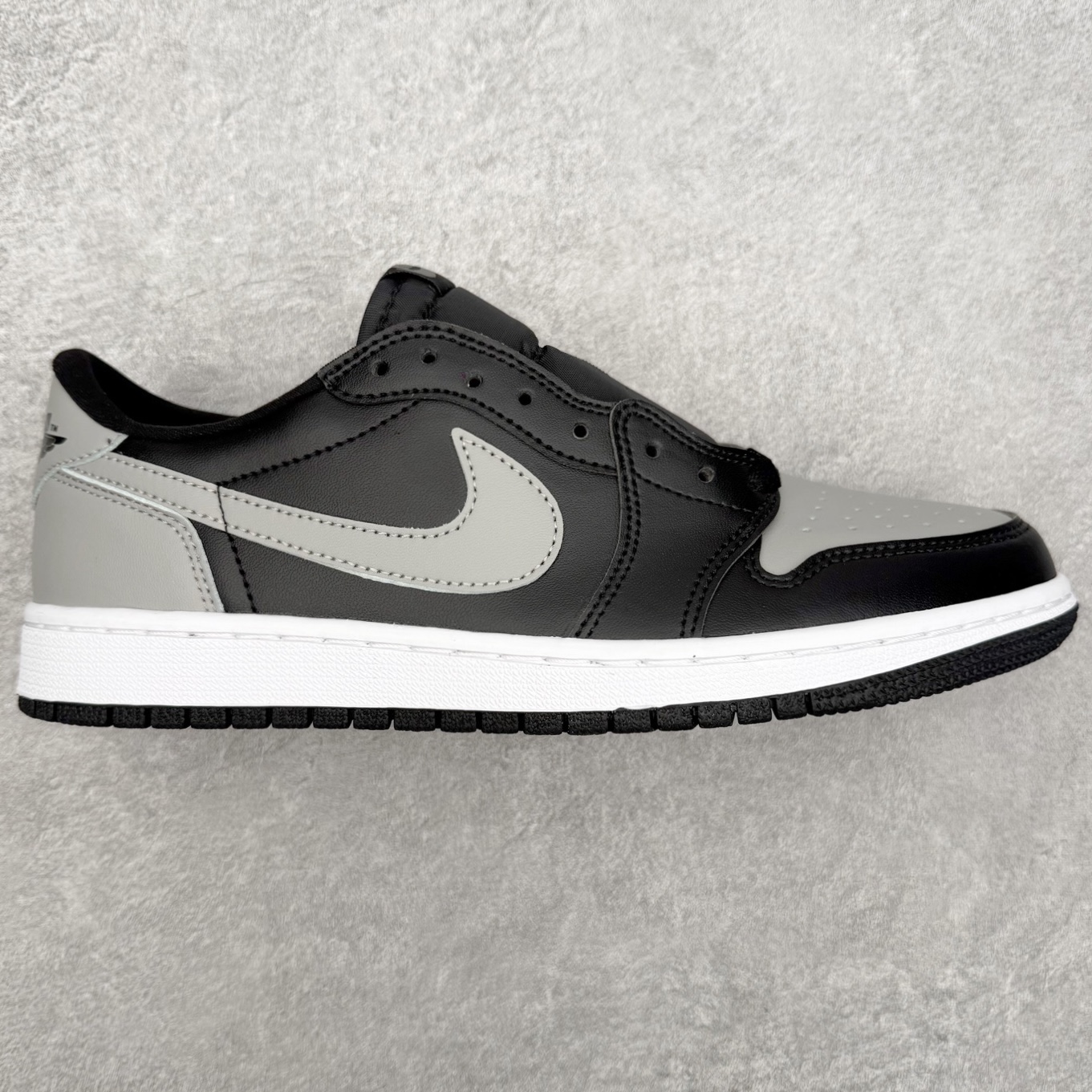 ＃小DT Air Jordan AJ1 Low OG 低帮系列 全新流水线出品 超强性价比 DT版本平替选择 市场第二梯队 全部原鞋开发 原楦原纸板开发 全鞋电脑针车 原厂内置全掌气垫 原盒内在原标 唯一Zp原版鞋带绑法 免检产品 全新2022版型 全头层皮料 完美零毛边处理 原厂配置全掌气垫 价格定位良心 几十个配色陆续出货 实拍调校N版已经零色差零失真 百分百还原实物色彩所见即所得 不存在货不对板色差等低级问题 选购参考实物拍摄 不混卖不参货 只用心做好货严格选品 承诺混一赔十 尺码：36 36.5 37.5 38 38.5 39 40 40.5 41 42 42.5 43 44 44.5 45 46-选品中心