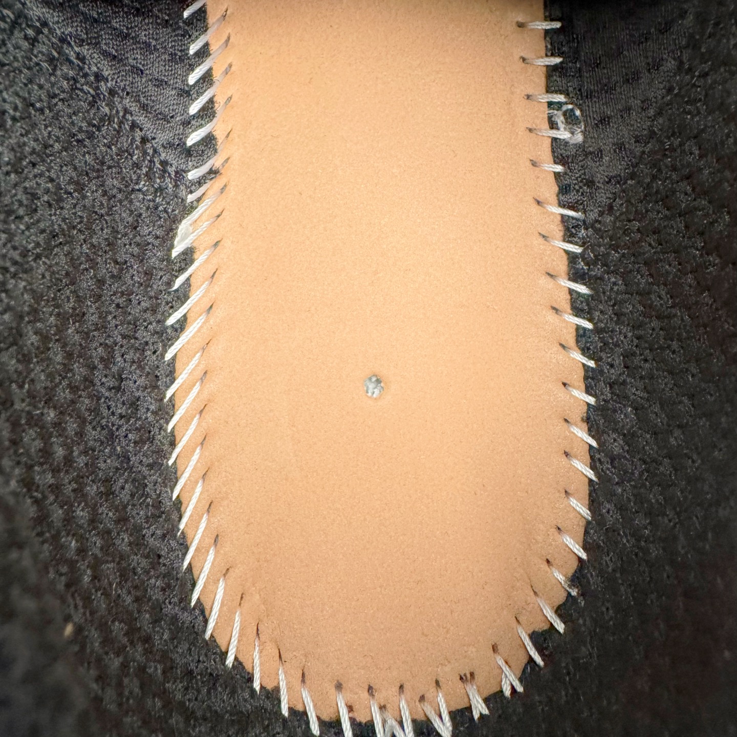 图片[18]-＃VG零售版 BALENCIAGA 3XL Sneakers 巴黎世家十代网布系带低帮走秀复古老爹鞋 全套原纸板楦头开发 最原汁原味的灵魂版型 全鞋荧光划线卡点 胶水把控整洁度追求极致完美 每一双都是工艺品 多重QC质检 超越公司货的品控标准 实实在在的免检产品 原盒原配 正确字体电绣 粗细、位置、大小正确 侧边TPU 透气孔匹配意产原版 正确分离大底 TPU软底 原版一致大底LOGO 立体感十足 原厂皮料水洗做旧 采购原厂网纱 不含皮革 网布材料和聚氨酯 磨损效果 鞋头边缘和后帮 Balenciaga 徽标 鞋面和后跟凸印尺码 鞋舌 3XL 橡胶品牌标识和反光细节 鞋帮拉袢和鞋舌拉祥 配反光细节 备用鞋带在鞋履前侧 可在穿着前取下 便于不同造型搭配 正常尺码 尺码：35 36 37 38 39 40 41 42 43 44 45 46-选品中心