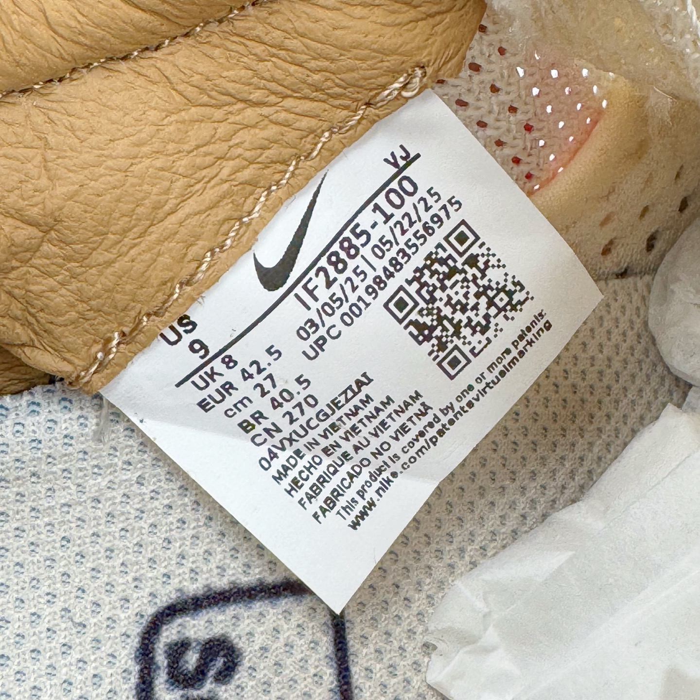 图片[19]-＃纯原 Tom Sachs x NK Craft Mars Yard Shoe 3.0舒适百搭防滑耐磨低帮生活休闲鞋 宇航员联名 米棕色 IF2885-100 鞋身设计各位都已经很熟悉了，整体依然采用网眼打造，搭配棕色麂皮拼接打造，侧面赋予红色Swoosh点缀。辨识度拉满！此外经典的鞋舌/后跟红色警示提环元素也得以保留，与Swoosh完美呼应。鞋身相比于2.0本次对鞋身功能性进行了不少升级，包含前后TPU支撑、中底碳纤维板等等。鞋舌内侧标签部分带有Tom Sachs签名以及3.0等字样，表面鞋款特殊身份。鞋垫部分也带有特殊的细节图案，依然是熟悉的手绘风格。实拍调校N版已经零色差零失真 百分百还原实物色彩所见即所得 不存在货不对板色差等低级问题 选购参考实物拍摄 不混卖不参货 只用心做好货严格选品 承诺混一赔十 尺码：36 36.5 37.5 38 38.5 39 40 40.5 41 42 42.5 43 44 44.5 45 46-选品中心