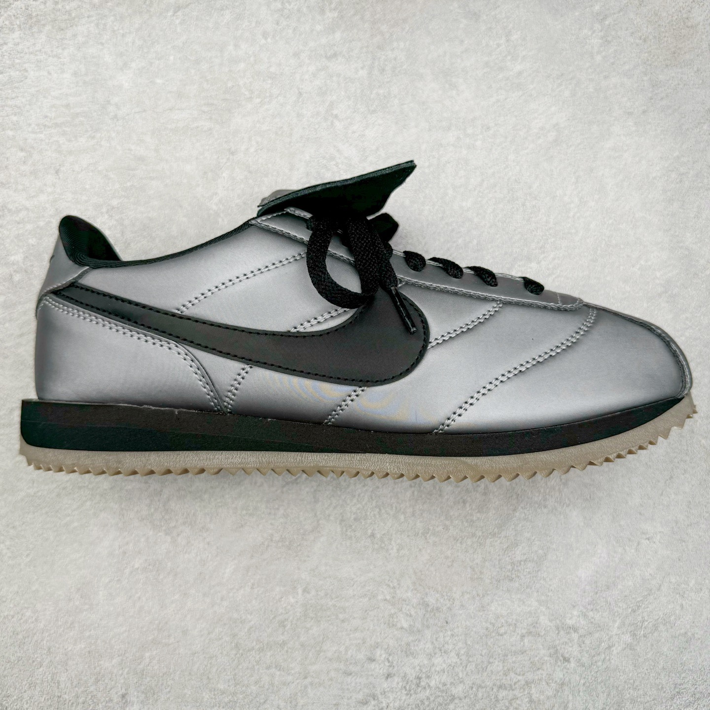 图片[6]-＃JC纯原 NK Classic Cortez Leather 阿甘复古初代皮革慢跑鞋 实体平台指令订单 全套原纸板楦头开发 原厂数据大底磨具 一比一鞋头弧度高度鞋身弧度 细节品控鞋型随意对比 正确烫金高频细节 公司级标准检验QC 区分市面一切版本 完美复刻阿甘复古鞋型 尺码：35.5 36 36.5 37.5 38 38.5 39 40 40.5 41 42 42.5 43 44 45-选品中心