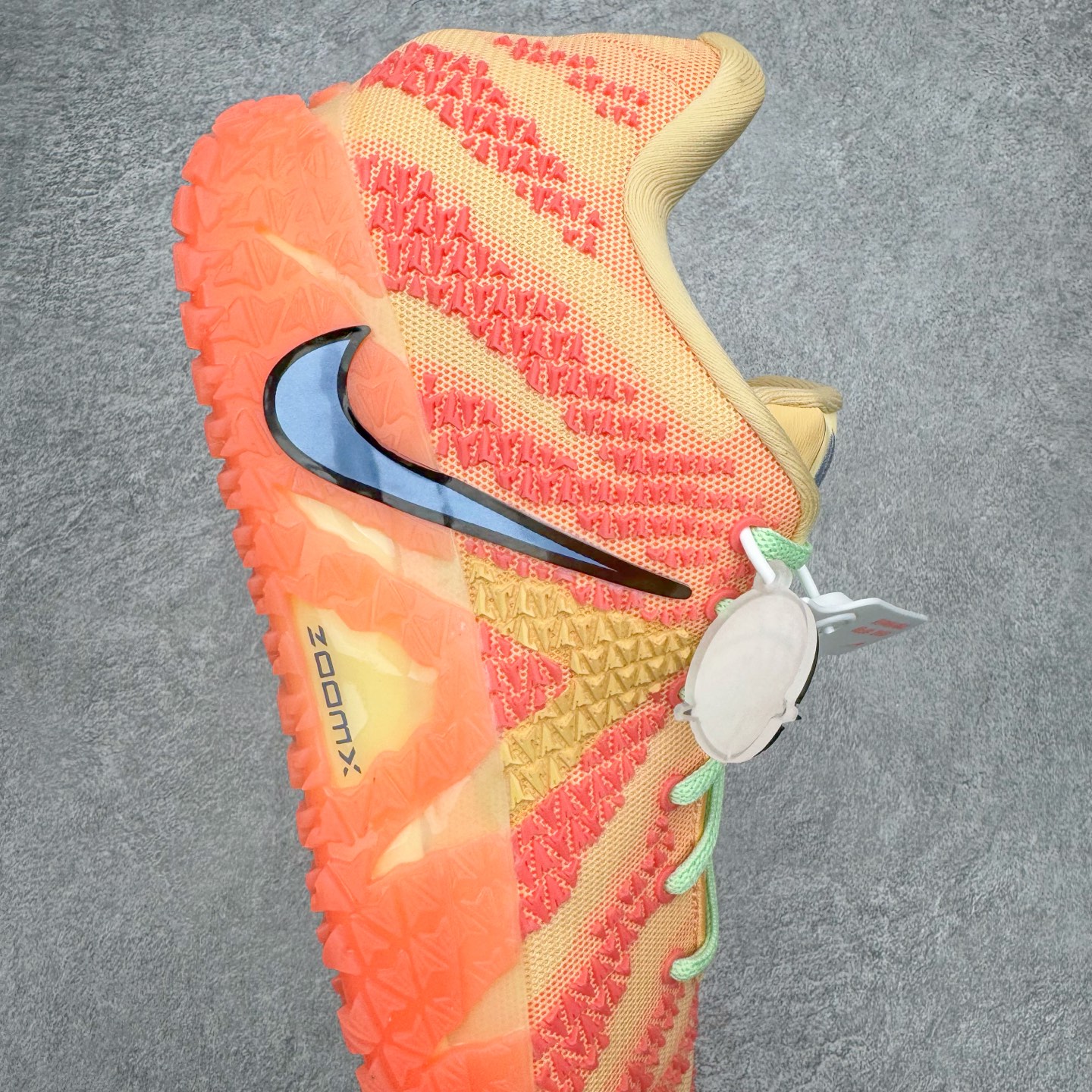 图片[6]-＃灭世/Max NK Ja 3 Scratch EP 莫兰特三代柔软舒适防滑耐磨透气支撑轻便低帮篮球鞋 橙红 HF2794-201 2024『压轴』后卫实战旗舰 圣枪腰王 重磅革新登场🌪 🔝历时5个月！全力打造 科比➕欧文系列 综合体 ！Pt实战体验天花板上限 再度提高🔝 ✅【顶配缓震】独家革新搭载 前掌5mm TURBO气垫 兼具贴地与缓震！（正品仅长方形小气垫）➕后掌大马蹄14mm厚 气垫 提高后掌缓震极限 （正品后掌无气垫） ✅【顶级抗扭】 搭载硬度65HC 发泡中底框架 ➕高强度中足抗扭片 革新升级 赛事级抗扭水平！独此一家 ✅【顶级支撑】鞋身侧向包裹 双层补强层 200斤以上选手 也可驾驭（正品仅一层）对比市场货品偷工减料 不可同日而语！ ✅气垫气压上脚即可感受！后掌鞋垫掀开可见气垫轮廓（谨防窜货） 鞋底止滑配方 无需磨合 原地起飞🛫 NK年度后卫旗舰 独家革新升级 『口碑源自专业 实力来源于专注』 真灭世纯原 切勿被市场仿冒吊牌挂羊头卖狗肉 尺码：39-46 正码正拍-选品中心