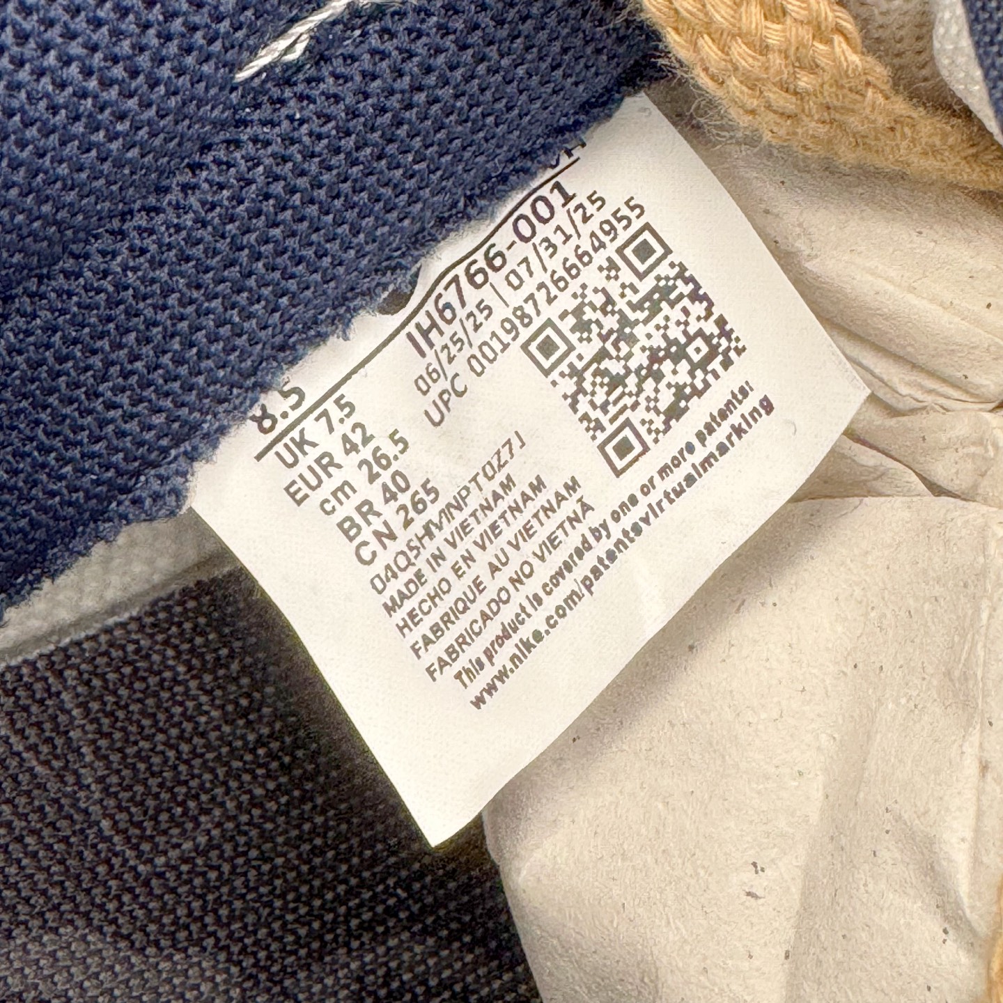 图片[18]-＃YC纯原 Stranger Things x NK Dunk Low SP舒适百搭 低帮 板鞋 男女同款 联名灰蓝色 IH6766-001 实力大厂出品 新配色陆续开发 利润个位数只为口碑 全套原纸板楦头开发 确保原汁原味 完美呈现DUNK版型 一比一鞋头弧度高度鞋身弧度 此版本只针对中端市场 皮料材质有所更替 其他数据细节工艺流程均保持一致 绝不口嗨 细节品控鞋型随意对比 独家私模官方第六代原厂航空铝磨具打磨大底 鞋头坡度极致还原 无解鞋型 原盒原配 圈内天花板工艺 原厂玻璃冲刀 超高清洁度 全鞋零毛边皮料切割 原厂中底布点胶 中底布拉帮走线遵循公司 尺码：36 36.5 37.5 38 38.5 39 40 40.5 41 42 42.5 43 44 44.5 45 46-选品中心