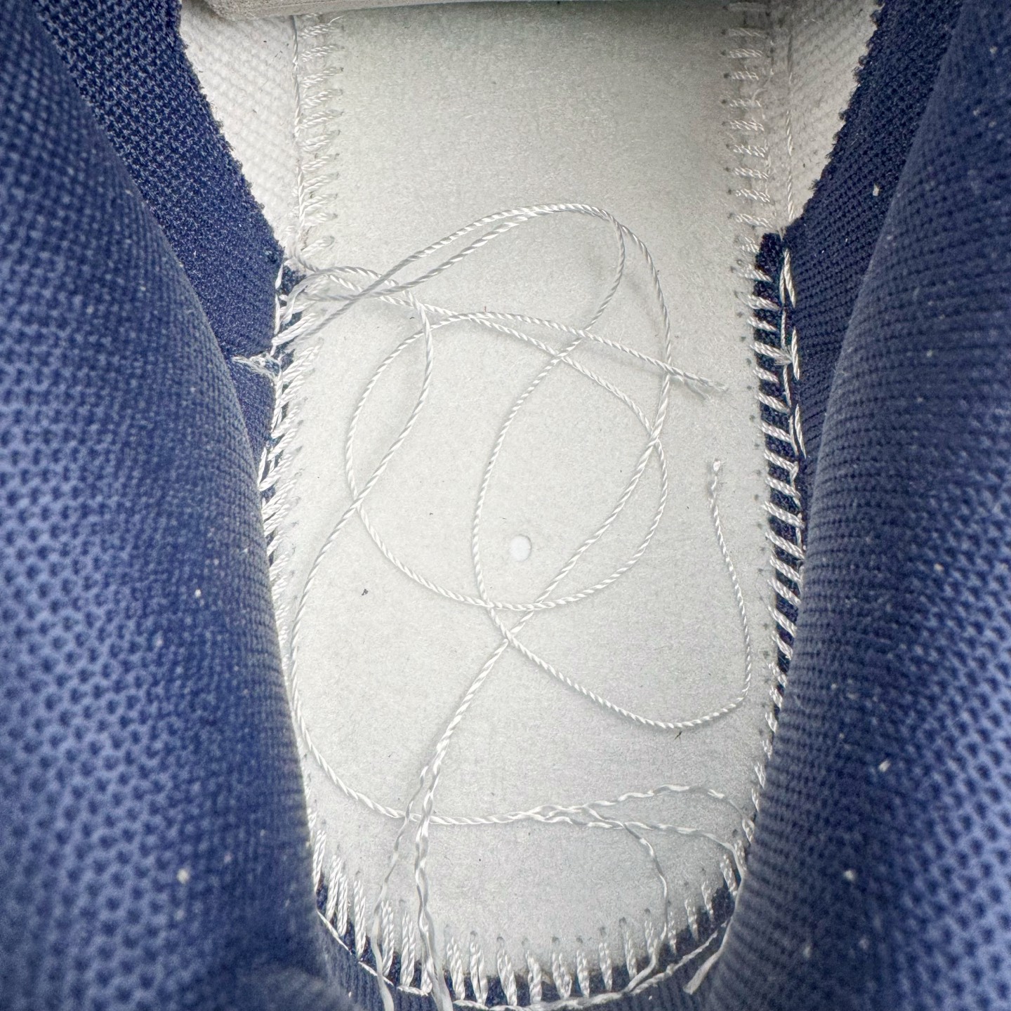 图片[20]-＃YC纯原 Stranger Things x NK Dunk Low SP舒适百搭 低帮 板鞋 男女同款 联名灰蓝色 IH6766-001 实力大厂出品 新配色陆续开发 利润个位数只为口碑 全套原纸板楦头开发 确保原汁原味 完美呈现DUNK版型 一比一鞋头弧度高度鞋身弧度 此版本只针对中端市场 皮料材质有所更替 其他数据细节工艺流程均保持一致 绝不口嗨 细节品控鞋型随意对比 独家私模官方第六代原厂航空铝磨具打磨大底 鞋头坡度极致还原 无解鞋型 原盒原配 圈内天花板工艺 原厂玻璃冲刀 超高清洁度 全鞋零毛边皮料切割 原厂中底布点胶 中底布拉帮走线遵循公司 尺码：36 36.5 37.5 38 38.5 39 40 40.5 41 42 42.5 43 44 44.5 45 46-选品中心