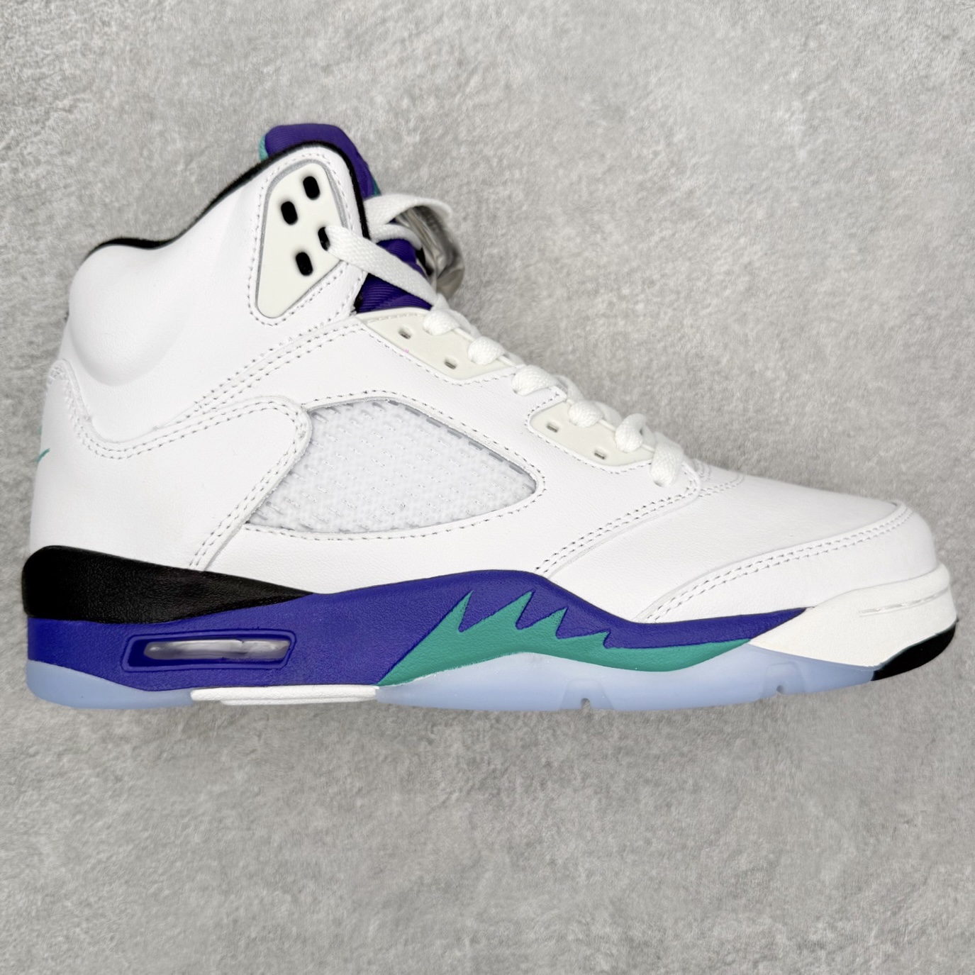 ＃外贸版 Air Jordan AJ5 Retro 白紫 HQ7979-100 原纸板楦头开发 进口头层皮料 完美鞋型匹配公司货 正确鞋舌立体高频 最新原厂底模 大底卡色咬花完美 鞋柜必备鞋款 终端现货供应 尺码：40 40.5 41 42 42.5 43 44 44.5 45 46 47.5-选品中心