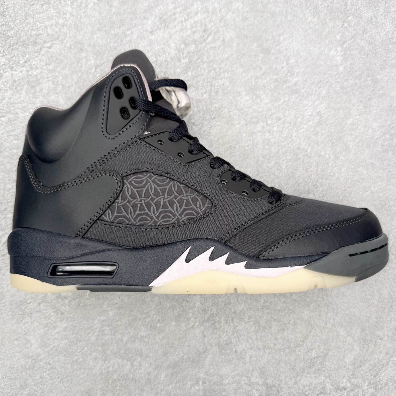 ＃外贸版 PSG x Air Jordan AJ5 Retro 联名黑粉 HQ3004-001 原纸板楦头开发 进口头层皮料 完美鞋型匹配公司货 正确鞋舌立体高频 最新原厂底模 大底卡色咬花完美 鞋柜必备鞋款 终端现货供应 尺码：40 40.5 41 42 42.5 43 44 44.5 45 46 47.5-选品中心