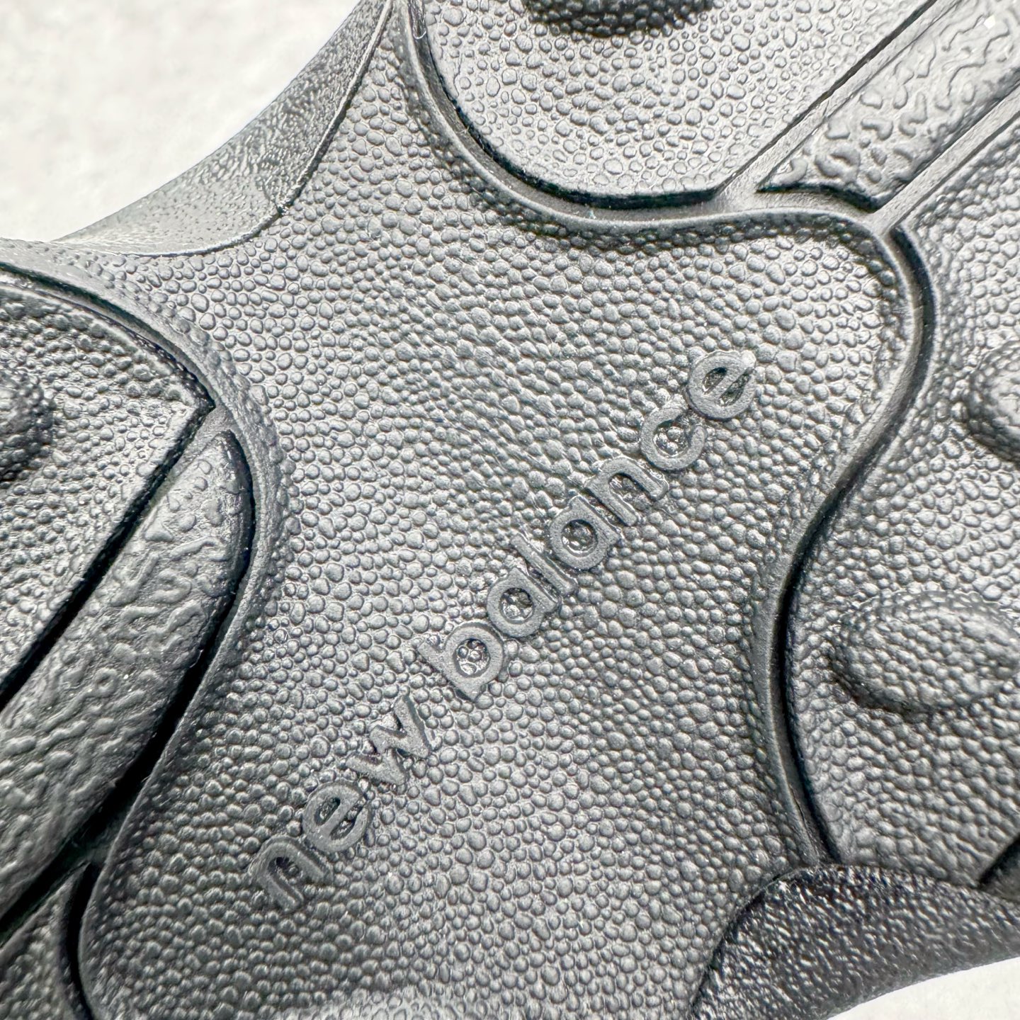 图片[10]-＃M纯原 BASKETCASE x New Balance U204LBC1 NB新百伦新款舒适百搭耐磨轻便低帮生活休闲鞋 男女同款 联名棕色 原档数据独立私模大底 唯一正确三层组合大底 特高弹切片加持 百分百还原原鞋脚感 NB市场最强产物 防伪原标全套原楦原纸板原厂数据开发 全鞋电脑针车加持 原厂网布 原装进口头层翻毛皮料正确绒感卡色 正确中底拉帮中底网布细节 匠心打造 耗时两个月开发完成 工艺极其复杂难度可想而知 高端零售专供产物 尺码：36 37 37.5 38 38.5 39.5 40 40.5 41.5 42 42.5 43 44 44.5 45 45.5 46.5 47-选品中心