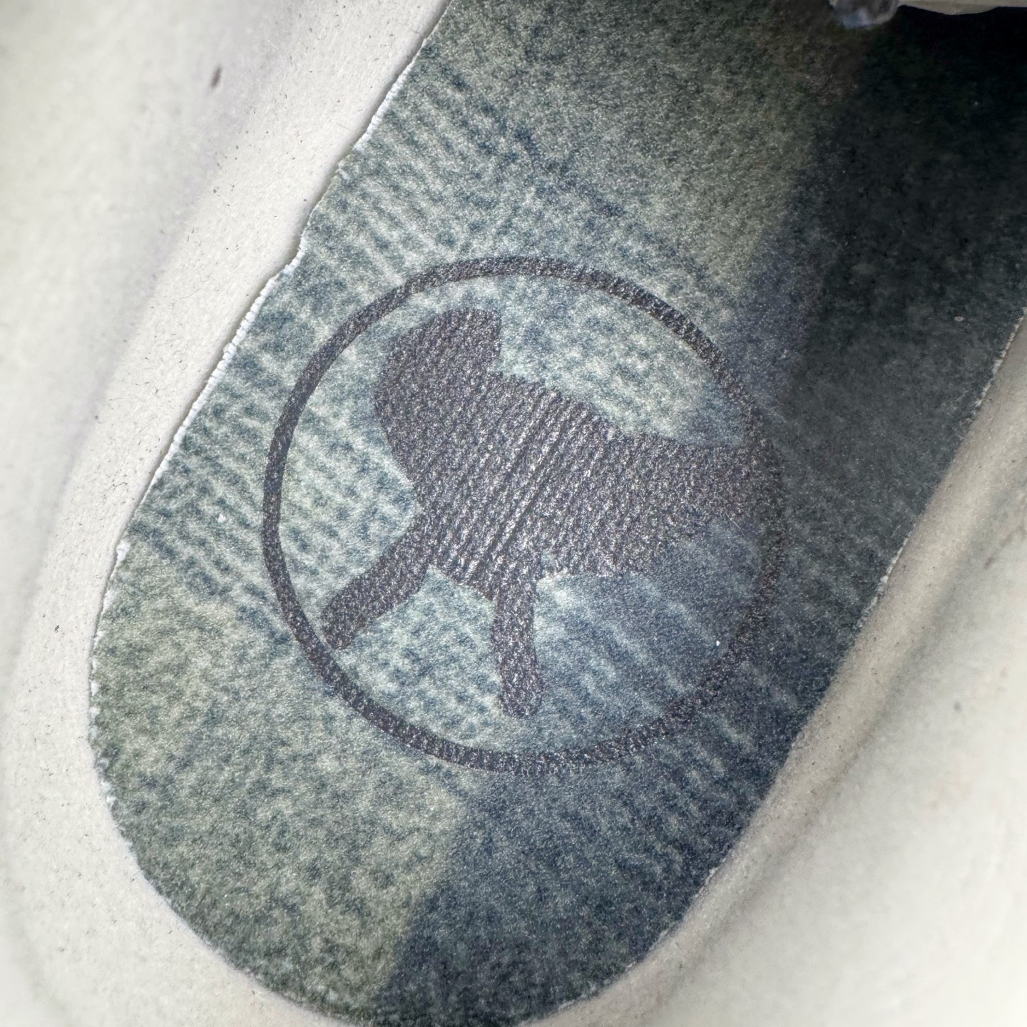 图片[18]-＃M纯原 BASKETCASE x New Balance U204LBC1 NB新百伦新款舒适百搭耐磨轻便低帮生活休闲鞋 男女同款 联名棕色 原档数据独立私模大底 唯一正确三层组合大底 特高弹切片加持 百分百还原原鞋脚感 NB市场最强产物 防伪原标全套原楦原纸板原厂数据开发 全鞋电脑针车加持 原厂网布 原装进口头层翻毛皮料正确绒感卡色 正确中底拉帮中底网布细节 匠心打造 耗时两个月开发完成 工艺极其复杂难度可想而知 高端零售专供产物 尺码：36 37 37.5 38 38.5 39.5 40 40.5 41.5 42 42.5 43 44 44.5 45 45.5 46.5 47-选品中心