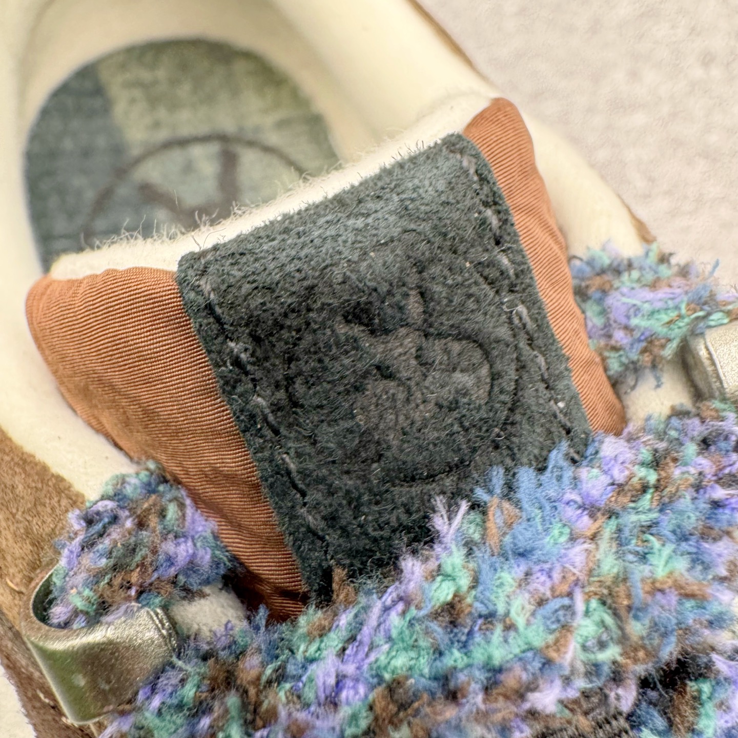 图片[16]-＃M纯原 BASKETCASE x New Balance U204LBC1 NB新百伦新款舒适百搭耐磨轻便低帮生活休闲鞋 男女同款 联名棕色 原档数据独立私模大底 唯一正确三层组合大底 特高弹切片加持 百分百还原原鞋脚感 NB市场最强产物 防伪原标全套原楦原纸板原厂数据开发 全鞋电脑针车加持 原厂网布 原装进口头层翻毛皮料正确绒感卡色 正确中底拉帮中底网布细节 匠心打造 耗时两个月开发完成 工艺极其复杂难度可想而知 高端零售专供产物 尺码：36 37 37.5 38 38.5 39.5 40 40.5 41.5 42 42.5 43 44 44.5 45 45.5 46.5 47-选品中心