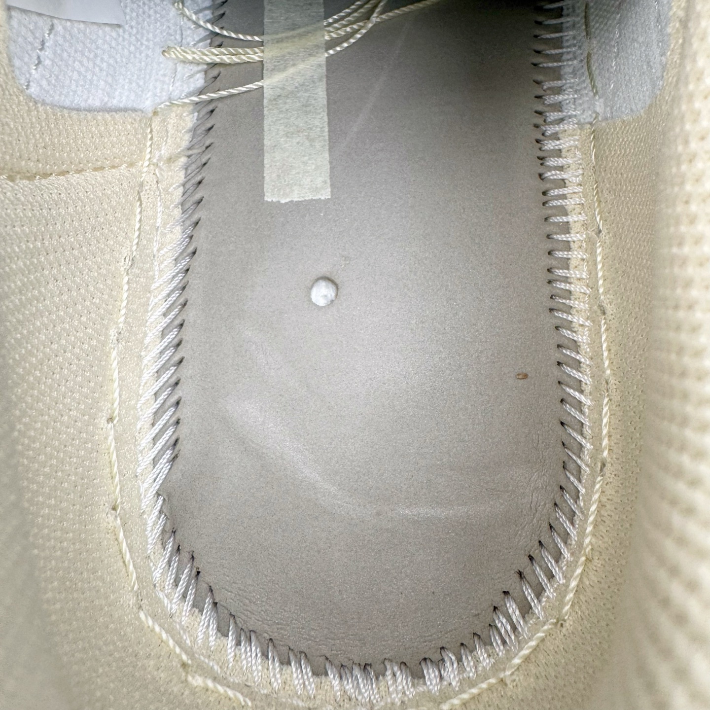 图片[20]-＃FK纯原 Travis Scott x Air Jordan AJ1 Low OG SP TS联名倒钩低帮 米黄粉 IQ7604-100 外贸高端零售特供批次 产品品控稳定性领先行业 各方面均可对飙L版 良心定价不杀猪 原厂全套原楦原纸板冲刀磨具开发 原厂皮料加持 原厂港宝加持定型后跟R度完美 同源原厂电绣 鬼脸飞翼针数密度立体效果一致 百分百一致原鞋 原厂拉帮工艺 针距密度一致 后跟弧度收口自然不对折 极致一眼正品既视感 进口玻璃冲刀皮料裁剪零毛边 全鞋电脑针车工艺 品控清洁度最高QC检验标准 免检产品 原厂订购鞋盒、鞋标、防尘纸、鞋撑、鞋带 追求极致的原厂味道 尺码：36 36.5 37.5 38 38.5 39 40 40.5 41 42 42.5 43 44 44.5 45 46 47.5 48.5-选品中心