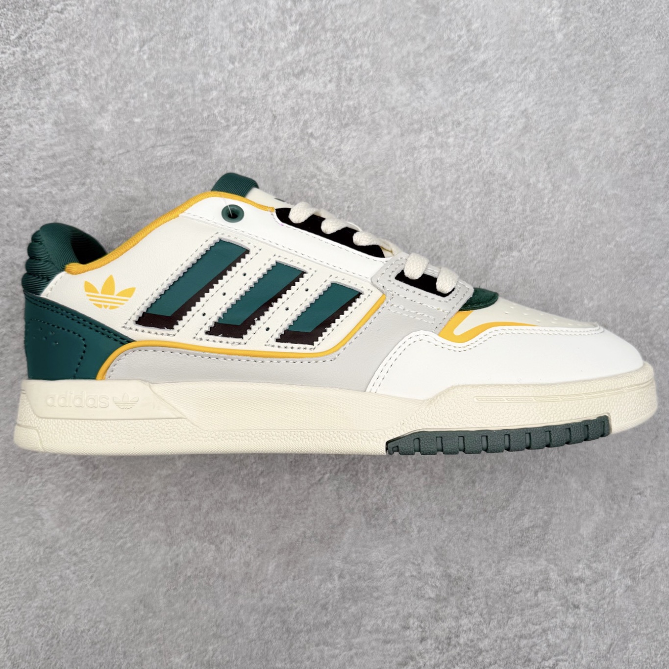 AD Originals 2020 DROP STEP XL三叶草新款 低帮校园休闲运动板鞋 IG1907 汇聚80和90年代篮球鞋设计含纹理感皮革和绒面革混合鞋面 缀撞色细节 造型复古 搭配加衬及踝鞋领和乙烯乙酸乙烯酯(EVA)插片 脚感舒适 让复古篮球风伴你出 尺码：36 36²/₃ 37¹/₃ 38 38²/₃ 39¹/₃ 40 40²/₃ 41¹/₃ 42 42²/₃ 43¹/₃ 44 44²/₃ 45¹/₃-选品中心