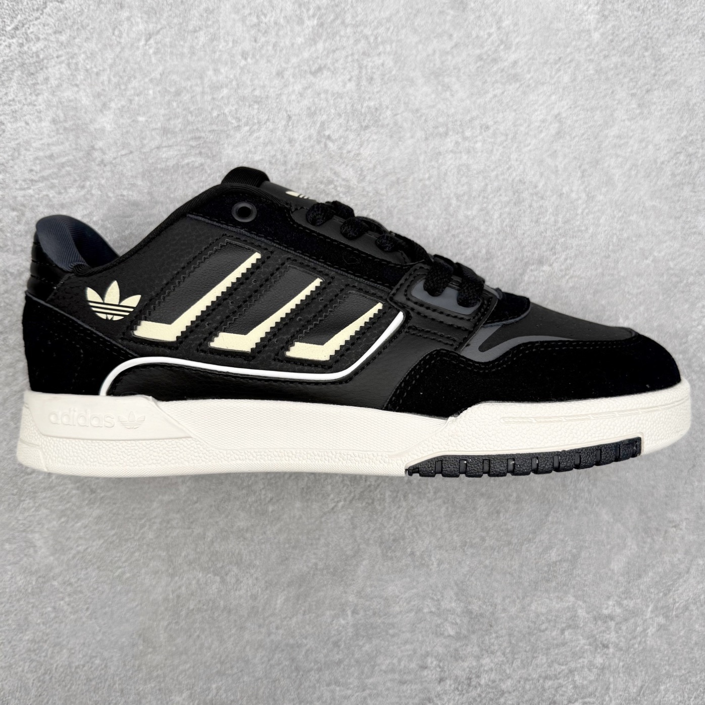 AD Originals 2020 DROP STEP XL三叶草新款 低帮校园休闲运动板鞋 KI3416 汇聚80和90年代篮球鞋设计含纹理感皮革和绒面革混合鞋面 缀撞色细节 造型复古 搭配加衬及踝鞋领和乙烯乙酸乙烯酯(EVA)插片 脚感舒适 让复古篮球风伴你出 尺码：36 36²/₃ 37¹/₃ 38 38²/₃ 39¹/₃ 40 40²/₃ 41¹/₃ 42 42²/₃ 43¹/₃ 44 44²/₃ 45¹/₃-选品中心