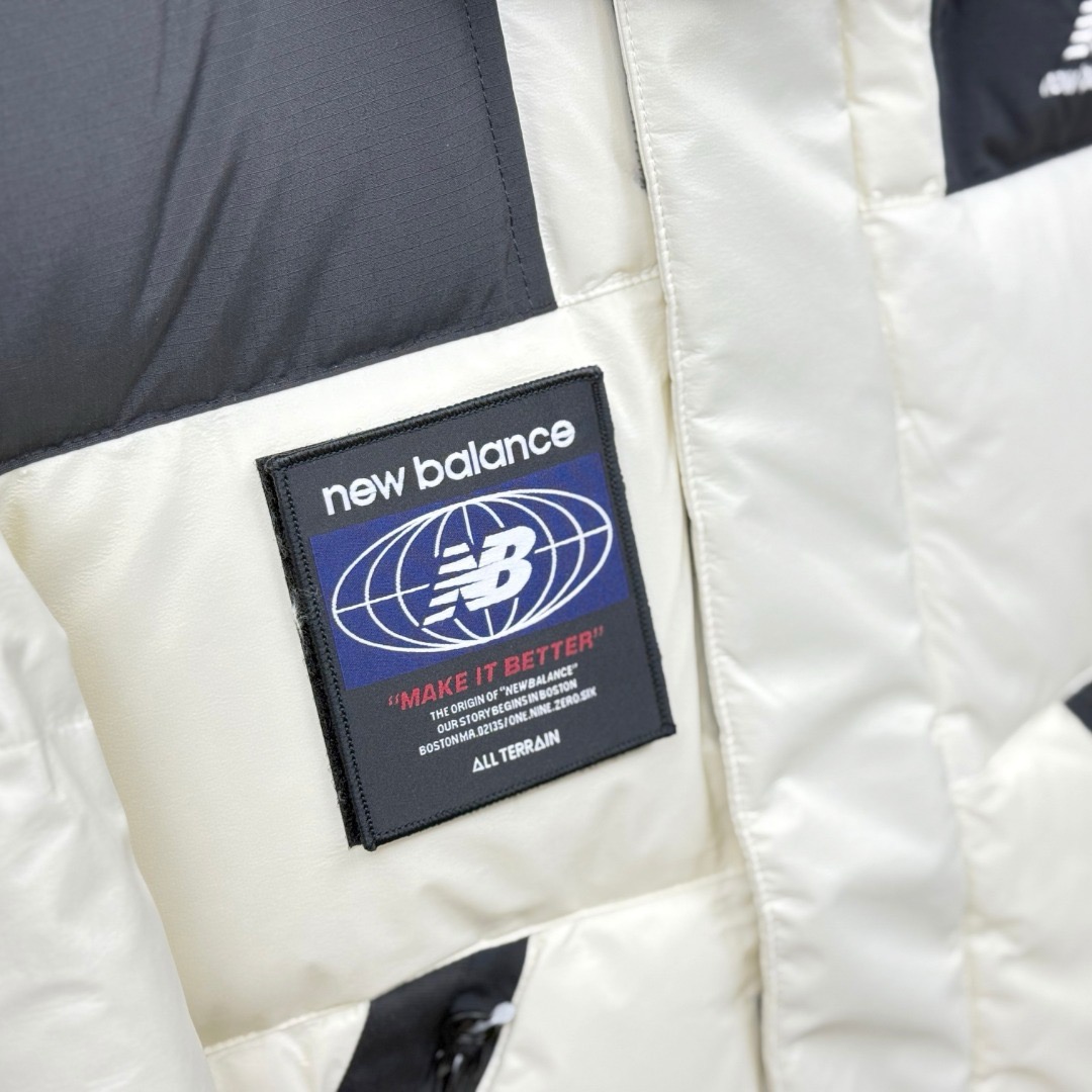 图片[5]-＃暖冬福利 New Balance新百伦NB羽绒服 联名羽绒服 带隐藏帽子,主推系列,原包装➕原吊牌 专柜原版，全部1.1定制，尼龙防泼水面料，双层内胆，不跑绒 320G起充绒量，整衣均采用Ykk的拉链（包括外口袋、内置口袋）。内置隐藏帽子、可防风防水、内置大口袋、方便携带随身物品、出行无忧、袖口下摆防风保暖设计、满满的细节 颜色：黑色 白色 尺码：XS-2XL-选品中心