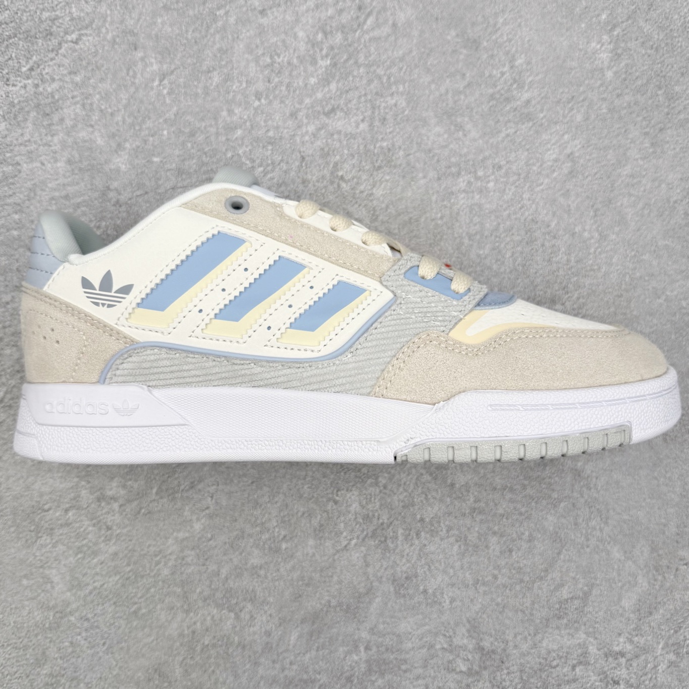 AD Originals 2020 DROP STEP XL三叶草新款 低帮校园休闲运动板鞋 汇聚80和90年代篮球鞋设计含纹理感皮革和绒面革混合鞋面 缀撞色细节 造型复古 搭配加衬及踝鞋领和乙烯乙酸乙烯酯(EVA)插片 脚感舒适 让复古篮球风伴你出 尺码：36 36²/₃ 37¹/₃ 38 38²/₃ 39¹/₃ 40 40²/₃ 41¹/₃ 42 42²/₃ 43¹/₃ 44 44²/₃ 45¹/₃-选品中心