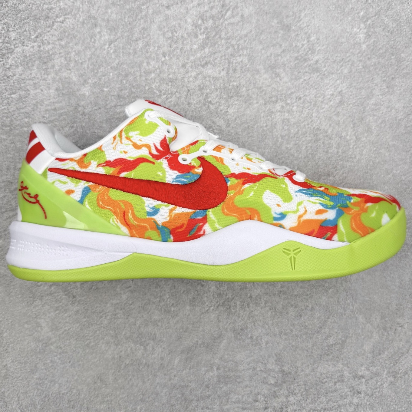 NK Zoom Kobe 8 Protro 科比八代实战篮球鞋 马年定制CYN配色 Eric Avar 这一次在设计中将轻盈发挥到了极致 鞋面采用了更加轻盈、更加强韧的创新的Flywire 2.0技术 球鞋重量更加轻质 重量仅为10.6盎司 内靴设计也使得穿着更加舒适 中底的配置则依日是可靠的zoom气垫和碳板的搭配 外底有个小细节令人十分喜欢 将纹路做成了心电图状 寓意科比对于篮球的喜爱 尺码：40 40.5 41 42 42.5 43 44 44.5 45 46-选品中心