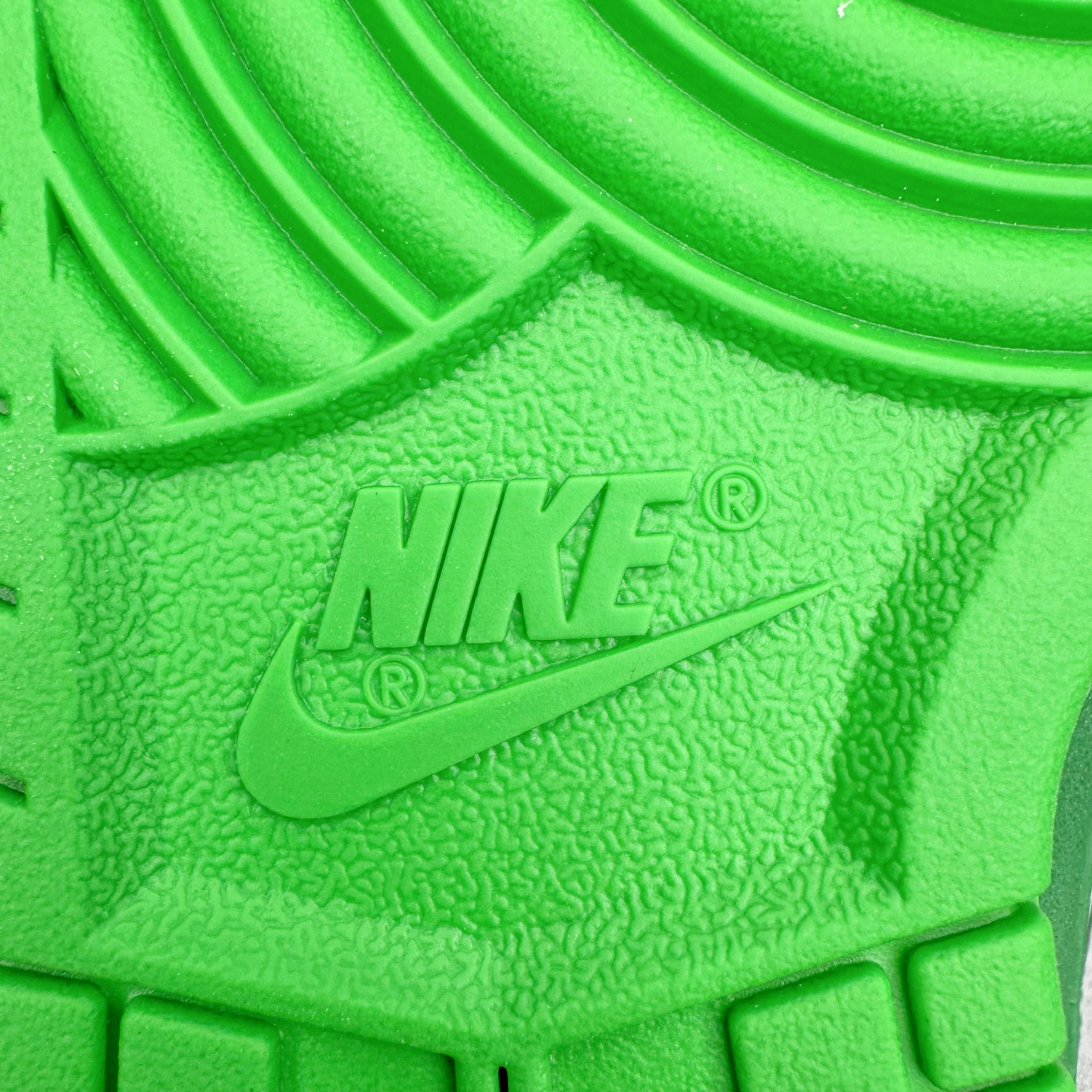 图片[11]-＃纯原 Concepts x NK SB Dunk Low \\\”Green Lobster\\\” 联名绿龙虾 BV1310-303 独家原厂航空铝磨具打磨大底 鞋头坡度极致还原 原盒原配 圈内天花板工艺 原厂冲刀 超高清洁度 全鞋零毛边皮料切割 全套原楦原模倾力打造完美版型 采用原厂百宏鞋带以及原厂百宏织唛舌标 内标可供原厂几率过验 原厂中底布黄色点胶 原厂中底布拉帮走线遵循公司‼️尺码：35.5 36 36.5 37.5 38 38.5 39 40 40.5 41 42 42.5 43 44 44.5 45 46 47.5-选品中心