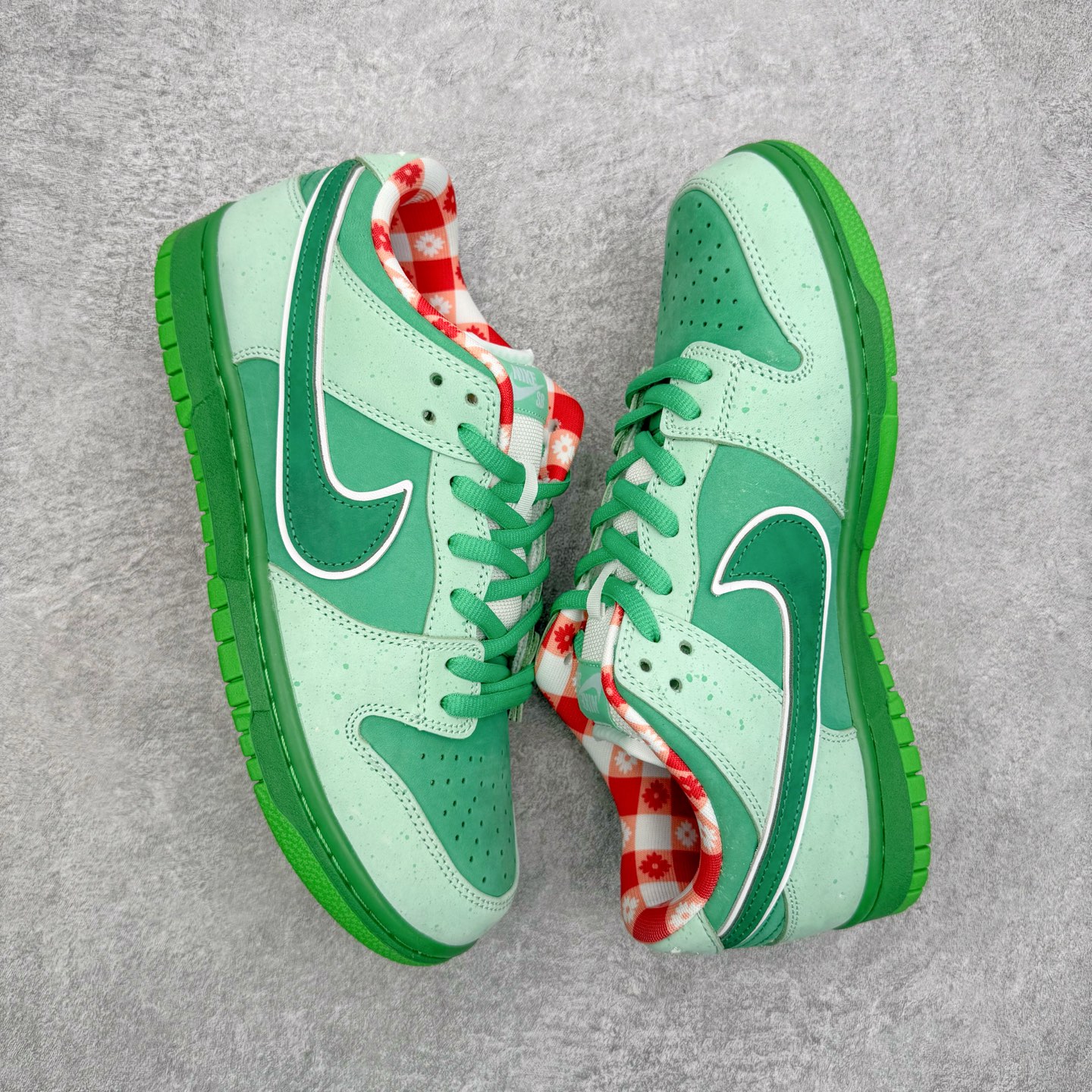 图片[3]-＃纯原 Concepts x NK SB Dunk Low \\\”Green Lobster\\\” 联名绿龙虾 BV1310-303 独家原厂航空铝磨具打磨大底 鞋头坡度极致还原 原盒原配 圈内天花板工艺 原厂冲刀 超高清洁度 全鞋零毛边皮料切割 全套原楦原模倾力打造完美版型 采用原厂百宏鞋带以及原厂百宏织唛舌标 内标可供原厂几率过验 原厂中底布黄色点胶 原厂中底布拉帮走线遵循公司‼️尺码：35.5 36 36.5 37.5 38 38.5 39 40 40.5 41 42 42.5 43 44 44.5 45 46 47.5-选品中心