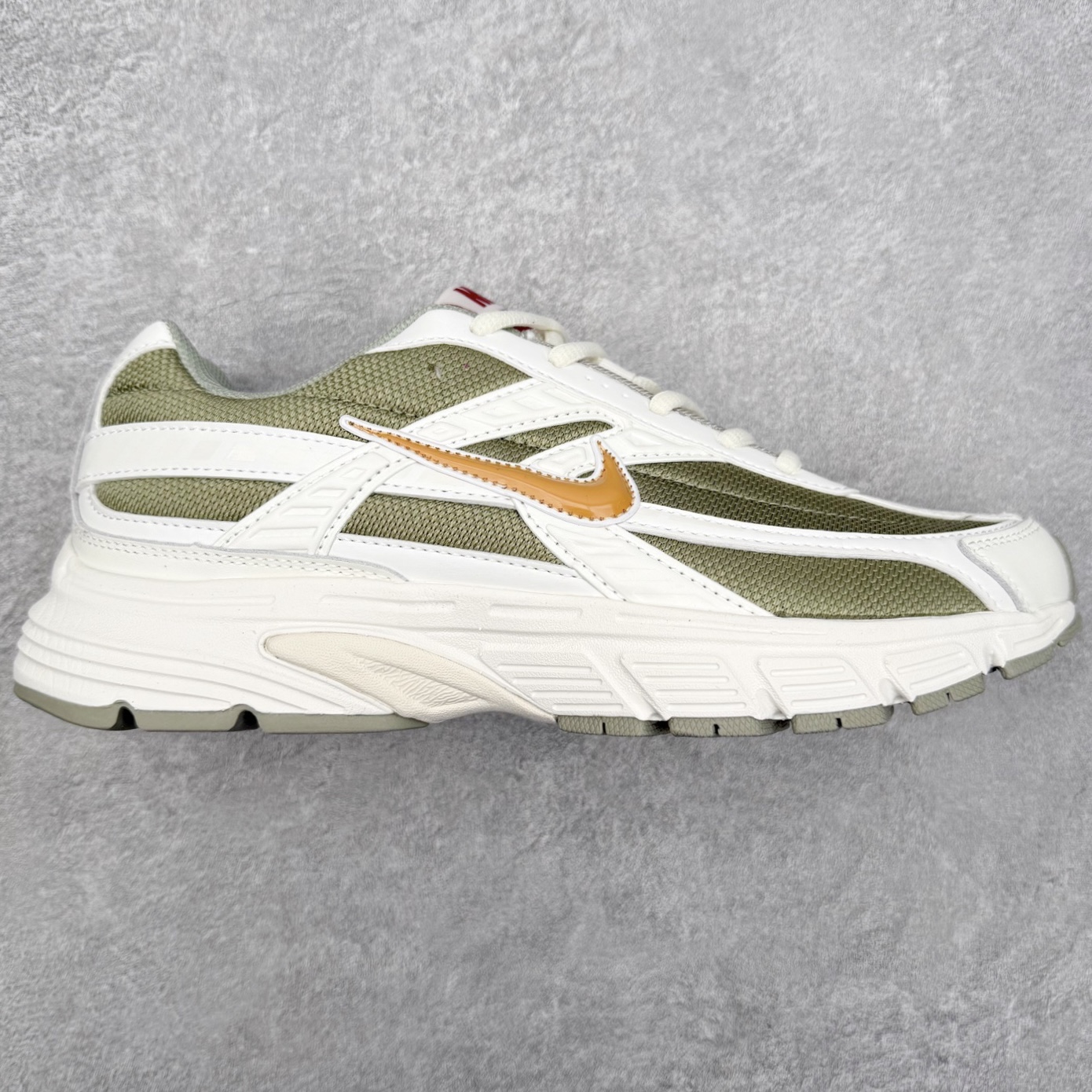 NK Initiator 创始者系列复古老爹鞋运动舒适复古网布合成革减震防滑耐磨低帮休闲跑步鞋 Ins爆火全新韩系古着风 回味经典 采用透气网眼鞋面和支撑覆盖层 自然运动设计的Phlyon中底用于缓冲 BRS 1000碳橡胶外底具有轻质柔韧性 牵引力和耐用性 尺码：36 36.5 37.5 38 38.5 39 40 40.5 41 42 42.5 43 44 45-选品中心