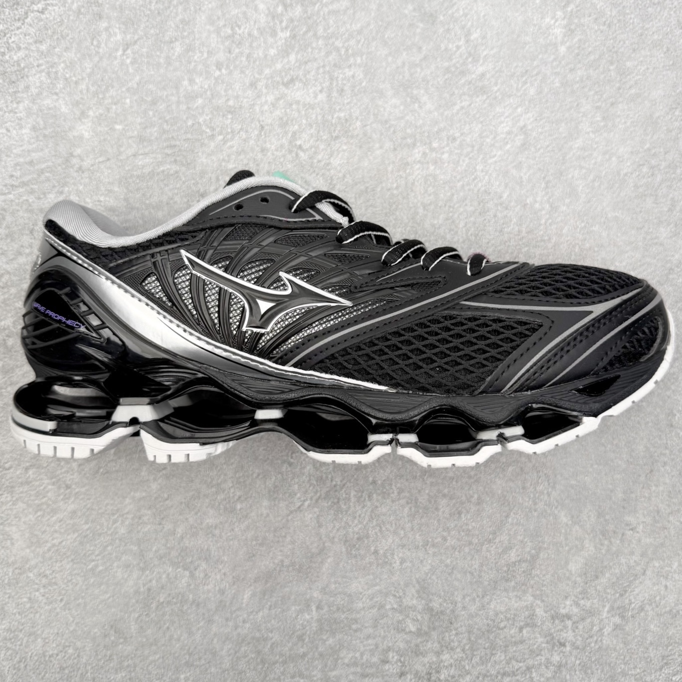 图片[3]-Mizuno Wave Prophecy LS 经典百搭跑步鞋 男女同款 美津浓（Mizuno）是日本美津浓株式会社于1906年创立的运动品牌，经过一个多世纪的不断努力现已成为世界著名的运动器具、服装和鞋类生产商。美津浓力求服务于各类运动项目，并竭力使运动生活更加愉快和振奋。产品种类齐全，覆盖几乎全部主要运动项目，达到30万多个品类。尺码：36 36.5 37.5 38 38.5 39 40 40.5 41 42 42.5 43 44 44.5 45-选品中心