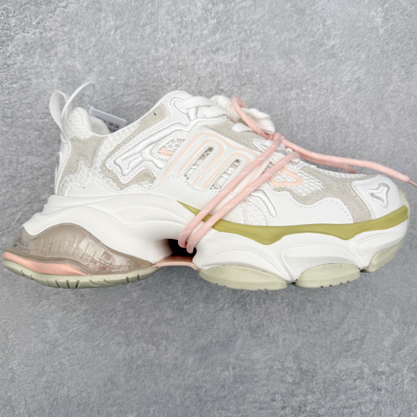 GG-CC赵露思2025新款厚底增高休闲运动老爹鞋系列 广东大厂出品 7CM厚底增高 星河粒子 银白粉色 银角大王 完美细节 25ss春季新款厚底增高 大长腿 时髦look轻松定格 不费力展现率性氛围 高档银盒 酷帅机能风不规则设计大底 拼色造型设计 轻便舒适百搭 GGCC银白配色好温柔 三层组合月牙底 柔软有弹性的月牙底和增加舒适度显腿长的7cm增高 长时间走路和站立都不累脚舒适度和少女感 厚底增高 不管怎么搭都好看~尺码：35 36 37 38 39 40-选品中心