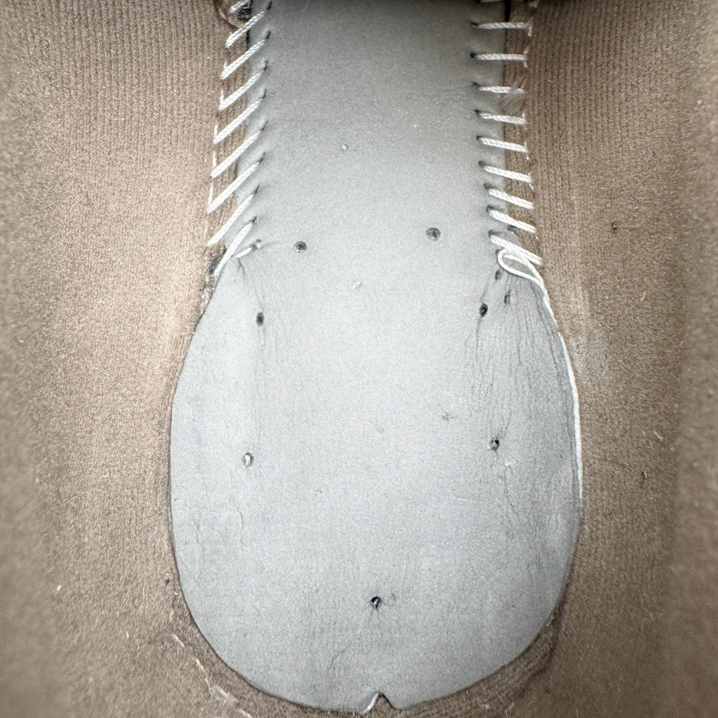 图片[19]-＃M纯原 New Balance U204L3K9 NB新百伦新款舒适百搭耐磨轻便低帮生活休闲鞋 男女同款 CNY马年限定 原档数据独立私模大底 唯一正确三层组合大底 特高弹切片加持 百分百还原原鞋脚感 NB市场最强产物 防伪原标全套原楦原纸板原厂数据开发 全鞋电脑针车加持 原厂网布 原装进口头层翻毛皮料正确绒感卡色 正确中底拉帮中底网布细节 匠心打造 耗时两个月开发完成 工艺极其复杂难度可想而知 高端零售专供产物 尺码：36 37 37.5 38 38.5 39.5 40 40.5 41.5 42 42.5 43 44 44.5 45 45.5 46.5 47-选品中心