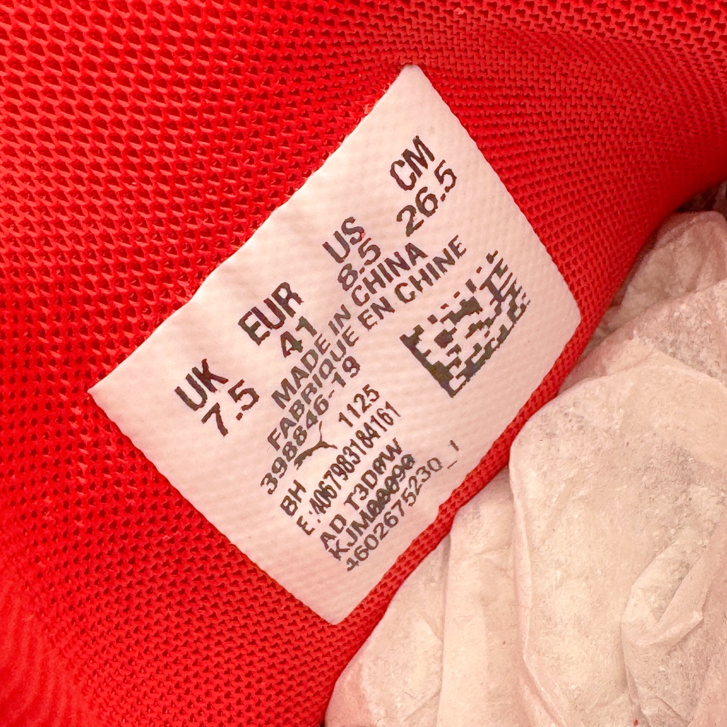 图片[19]-＃KZ纯原 PUMA Speedca OG 彪马极速赛车系列低帮德训风拼接复古百搭休闲运动赛车鞋 CNY 马年限定 口碑大厂出品 品控大底版型不断改良更新 全套原纸板楦头开发 确保原汁原味 完美呈现版型 一比一鞋头弧度高度鞋身弧度 独家私模原厂航空铝磨具打磨大底 鞋头坡度极致还原 无解鞋型 原盒原配 圈内天花板工艺 原厂玻璃冲刀 超高清洁度 全鞋零毛边皮料切割 原厂中底布 鞋款从80、90年代赛车手所穿的防火赛车鞋为原型，鞋身线条模仿了赛车的流线廓形，体现了空气动力学原理的结构。简约流畅的外观，恰好又和贯穿其中的Formstrip Logo融合恰到好处，视觉上细节丰富且协调。本次Speedcat OG鞋款归来，最大看点自然式保留了窄版鞋型以及薄底构造。这两年各品牌鞋底越做越厚，Speedcat反其道而行之，上脚几乎无鞋底的效果带来耳目一新的视觉体验。鞋面依旧是以质感细腻的麂皮材质打造，并且大面积近乎全包裹的使用，复古味道也愈发浓烈。配色上更是将最原始的黑色和红色带回，向F1赛车队的标志性队服致敬。相信让各位一眼种草的更多是出挑的大红色，上脚即可瞬间点亮整体造型，在以球鞋为核心的OOTD中脱颖而出。而另一款黑色则是低调的万金油，彰显新潮个性的同时又不喧宾夺主，也是热爱简约系穿搭朋友的首选。 尺码：35.5 36 37 37.5 38 38.5 39 40 40.5 41 42 42.5 43 44 44.5 45 46-选品中心