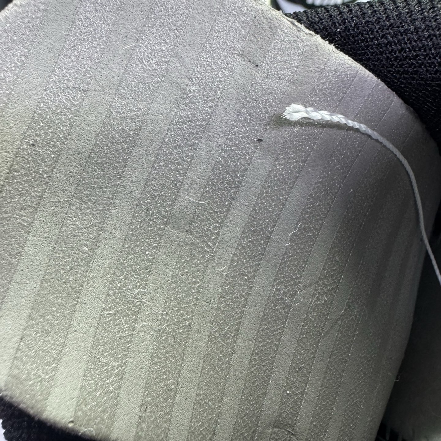 图片[20]-＃G版纯原福利 NK Dunk Low Retro 黑白熊猫 DD1391-100/DD1503-101 毫无疑问市场中端王者 口碑大厂出品 品控大底版型不断改良更新 全套原纸板楦头开发 确保原汁原味 完美呈现DUNK版型 一比一鞋头弧度高度鞋身弧度 此版本只针对中端市场 皮料材质有所更替 其他数据细节工艺流程均保持一致 绝不口嗨 细节品控鞋型随意对比 独家私模官方第六代原厂航空铝磨具打磨大底 鞋头坡度极致还原 无解鞋型 原盒原配 圈内天花板工艺 原厂玻璃冲刀 超高清洁度 全鞋零毛边皮料切割 原厂中底布点胶 中底布拉帮走线遵循公司 尺码：35.5 36 36.5 37.5 38 38.5 39 40 40.5 41 42 42.5 43 44 44.5 45 46 47.5-选品中心