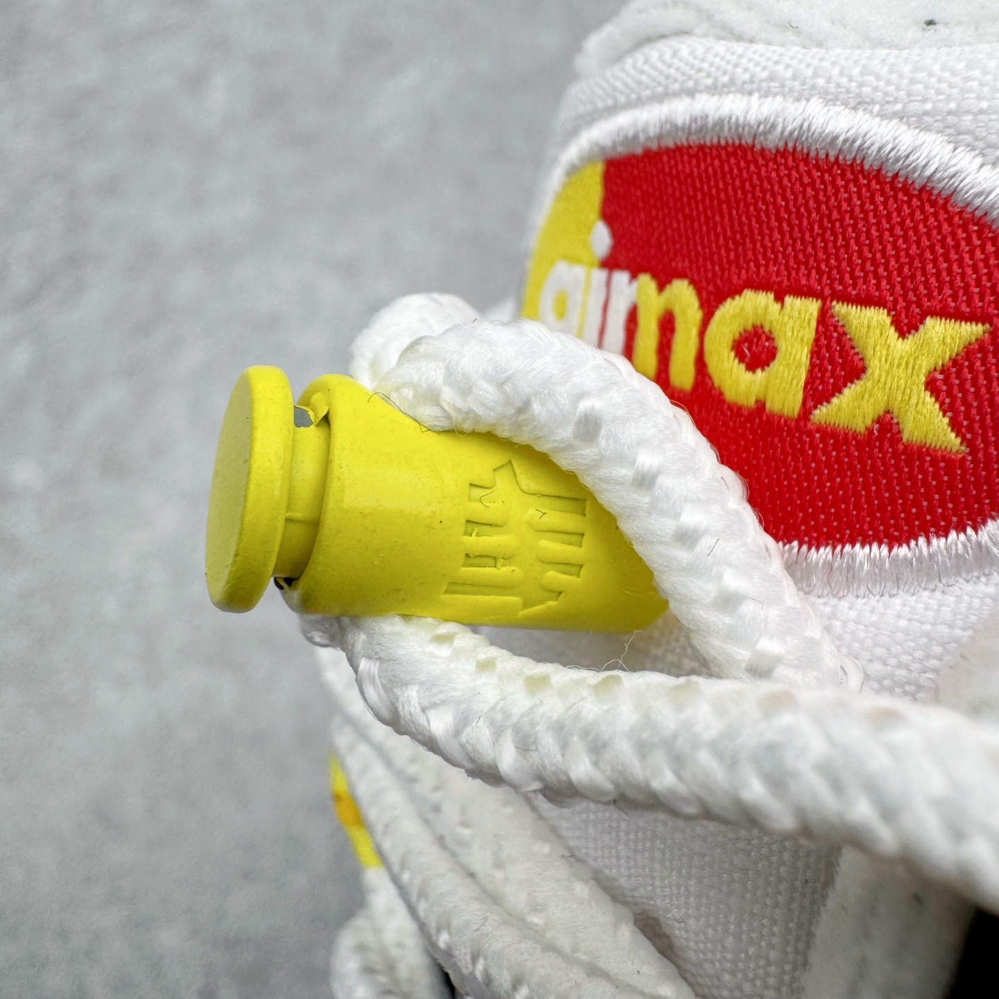 图片[22]-＃SF外贸特供 UNDEFEATED x NK Air Max 95 SP 上海限定 联名灰黄 IB4523-002 亲自操刀耗时半年开发 重金购买全套印尼原厂纸板楦头开发 2025官方主推系列 致敬诞生30周年的传奇鞋型 Air Max 95 系列再度重磅复刻归来 以全新配色续写光辉历史 更以现代手法重塑经典 将复古风格与前沿科技完美融合 一比一鞋头弧度高度鞋身弧度 东莞原厂模具大底 一码一模 原厂高韧性Tpu 独家供应35.5 45.5 48.5 49.5 50.5 原厂特供同批次皮料与Zp零色差 原厂特供内外标均可过绿X扫描认证 独家原装Big Bubble气垫 气垫体积更大 提供更强的缓震性能和回弹性 进口玻璃冲刀皮料裁剪零毛边 电脑针车工艺 鞋面不留荧光细节 平台可冲 超高鞋面清洁度 最高QC检验标准 控制溢胶瑕疵 每一双都是工艺品 实拍调校N版已经零色差零失真 百分百还原实物色彩所见即所得 不存在货不对板色差等低级问题 选购参考实物拍摄 不混卖不参货 只用心做好货严格选品 承诺混一赔十 尺码：35.5 36 36.5 37.5 38 38.5 39 40 40.5 41 42 42.5 43 44 44.5 45 45.5 46 47.5 48.5 49.5 50.5-选品中心