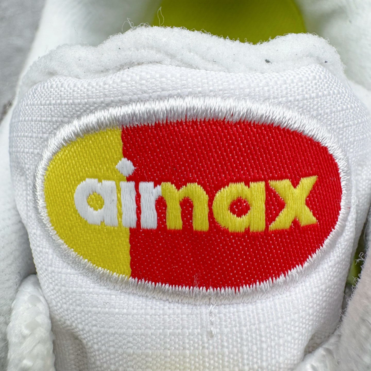 图片[21]-＃SF外贸特供 UNDEFEATED x NK Air Max 95 SP 上海限定 联名灰黄 IB4523-002 亲自操刀耗时半年开发 重金购买全套印尼原厂纸板楦头开发 2025官方主推系列 致敬诞生30周年的传奇鞋型 Air Max 95 系列再度重磅复刻归来 以全新配色续写光辉历史 更以现代手法重塑经典 将复古风格与前沿科技完美融合 一比一鞋头弧度高度鞋身弧度 东莞原厂模具大底 一码一模 原厂高韧性Tpu 独家供应35.5 45.5 48.5 49.5 50.5 原厂特供同批次皮料与Zp零色差 原厂特供内外标均可过绿X扫描认证 独家原装Big Bubble气垫 气垫体积更大 提供更强的缓震性能和回弹性 进口玻璃冲刀皮料裁剪零毛边 电脑针车工艺 鞋面不留荧光细节 平台可冲 超高鞋面清洁度 最高QC检验标准 控制溢胶瑕疵 每一双都是工艺品 实拍调校N版已经零色差零失真 百分百还原实物色彩所见即所得 不存在货不对板色差等低级问题 选购参考实物拍摄 不混卖不参货 只用心做好货严格选品 承诺混一赔十 尺码：35.5 36 36.5 37.5 38 38.5 39 40 40.5 41 42 42.5 43 44 44.5 45 45.5 46 47.5 48.5 49.5 50.5-选品中心