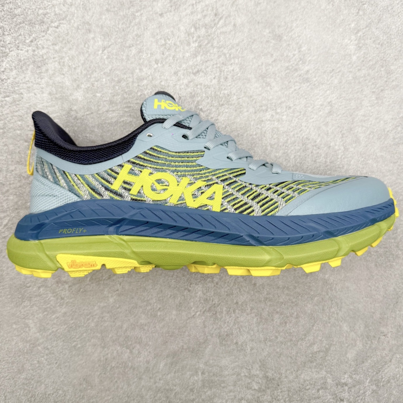 HOKA ONE ONE Mafate Speed 4 飞速玛法特4代系列低帮轻量户外越野休闲运动慢跑鞋 HOKA ONE ONE是来自美国的跑步鞋知名品牌，创立于2009年，始终致力于为所有跑者提供更新、更好的跑步装备。相比常规跑鞋，HOKA ONE ONE特别研发使用性能独特的几何形跑鞋中底，此种鞋底更厚、更高、回弹性也更好，除了卓越的缓冲性能，它还能为各种阶段的跑者带来更具动感、更加稳定的跑步体验。HOKAONE ONE从设计之初就清楚意识到，要保证跑者步幅的均匀一致，双脚自然而然的运动至关重要。尺码：36 36.5 37.5 38 39 40 40.5 41 42 42.5 43 44 45 46-选品中心