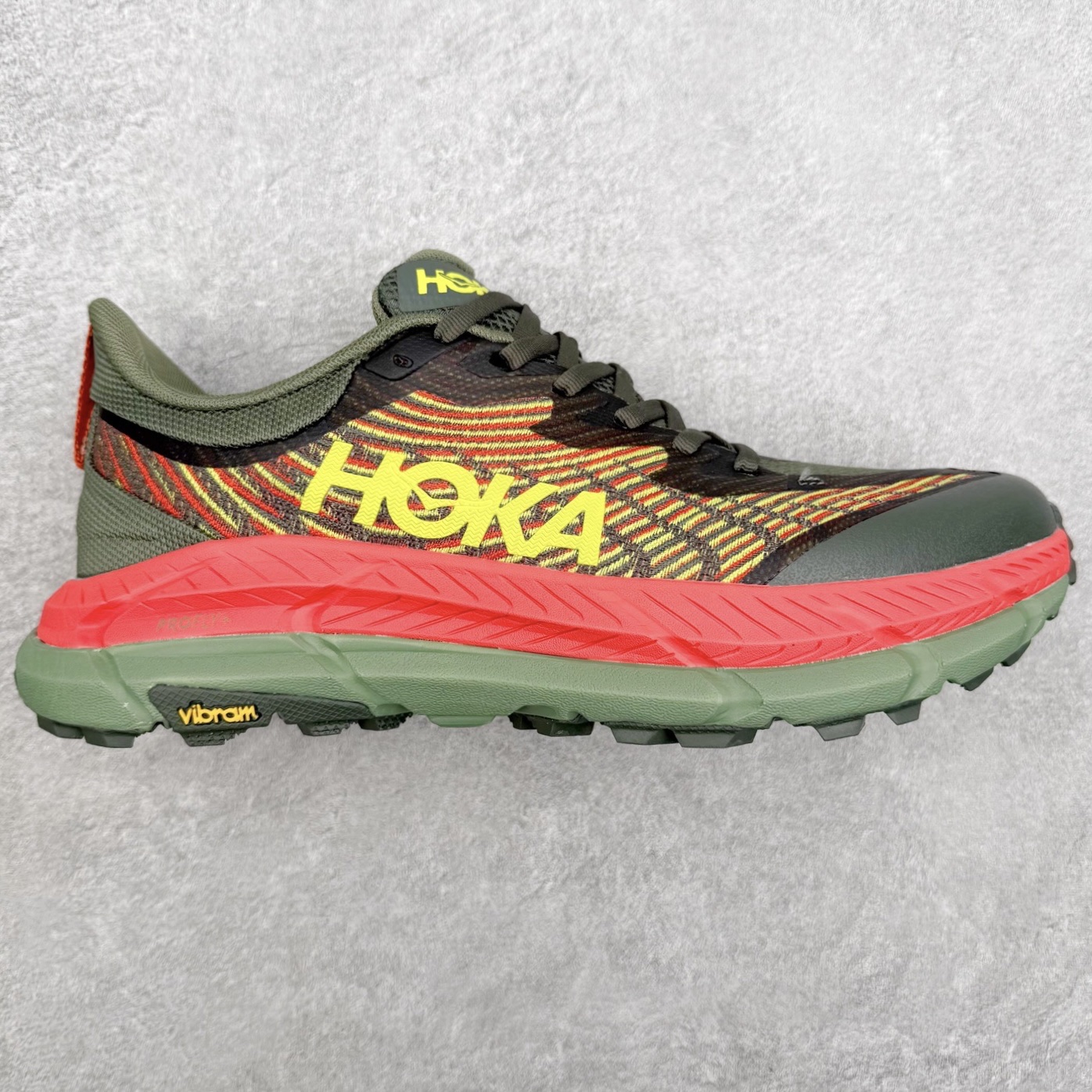 HOKA ONE ONE Mafate Speed 4 飞速玛法特4代系列低帮轻量户外越野休闲运动慢跑鞋 HOKA ONE ONE是来自美国的跑步鞋知名品牌，创立于2009年，始终致力于为所有跑者提供更新、更好的跑步装备。相比常规跑鞋，HOKA ONE ONE特别研发使用性能独特的几何形跑鞋中底，此种鞋底更厚、更高、回弹性也更好，除了卓越的缓冲性能，它还能为各种阶段的跑者带来更具动感、更加稳定的跑步体验。HOKAONE ONE从设计之初就清楚意识到，要保证跑者步幅的均匀一致，双脚自然而然的运动至关重要。尺码：36 36.5 37.5 38 39 40 40.5 41 42 42.5 43 44 45 46-选品中心