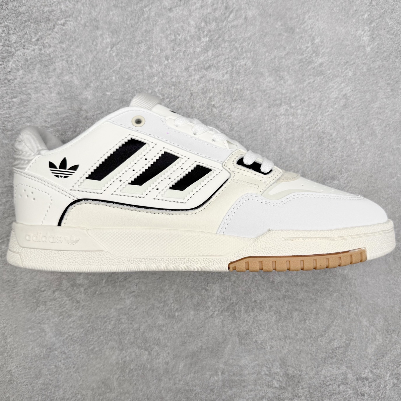 AD Originals 2020 DROP STEP XL三叶草新款 低帮校园休闲运动板鞋 汇聚80和90年代篮球鞋设计含纹理感皮革和绒面革混合鞋面 缀撞色细节 造型复古 搭配加衬及踝鞋领和乙烯乙酸乙烯酯(EVA)插片 脚感舒适 让复古篮球风伴你出 尺码：36 36²/₃ 37¹/₃ 38 38²/₃ 39¹/₃ 40 40²/₃ 41¹/₃ 42 42²/₃ 43¹/₃ 44 44²/₃ 45¹/₃-选品中心