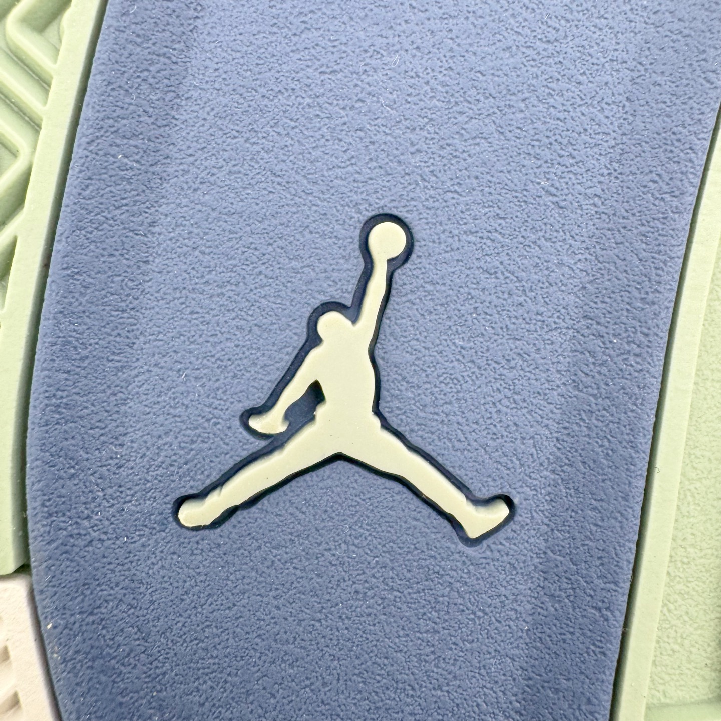 图片[20]-＃K版纯原 Air Jordan AJ4 Somos Eternos 墨西哥亡灵节主题 IM8116-047 全新升级改良 原鞋原楦原纸板同源开发 完美呈现乔4的版型 内侧正确双色网格 还原细节 原厂皮料 正确气垫颜色 正确网格工艺 正确拉帮工艺 全鞋原装材料制作 原档案原模具打造 支持全方位与正品对比 尺码：36 36.5 37.5 38 38.5 39 40 40.5 41 42 42.5 43 44 44.5 45 46 47.5-选品中心