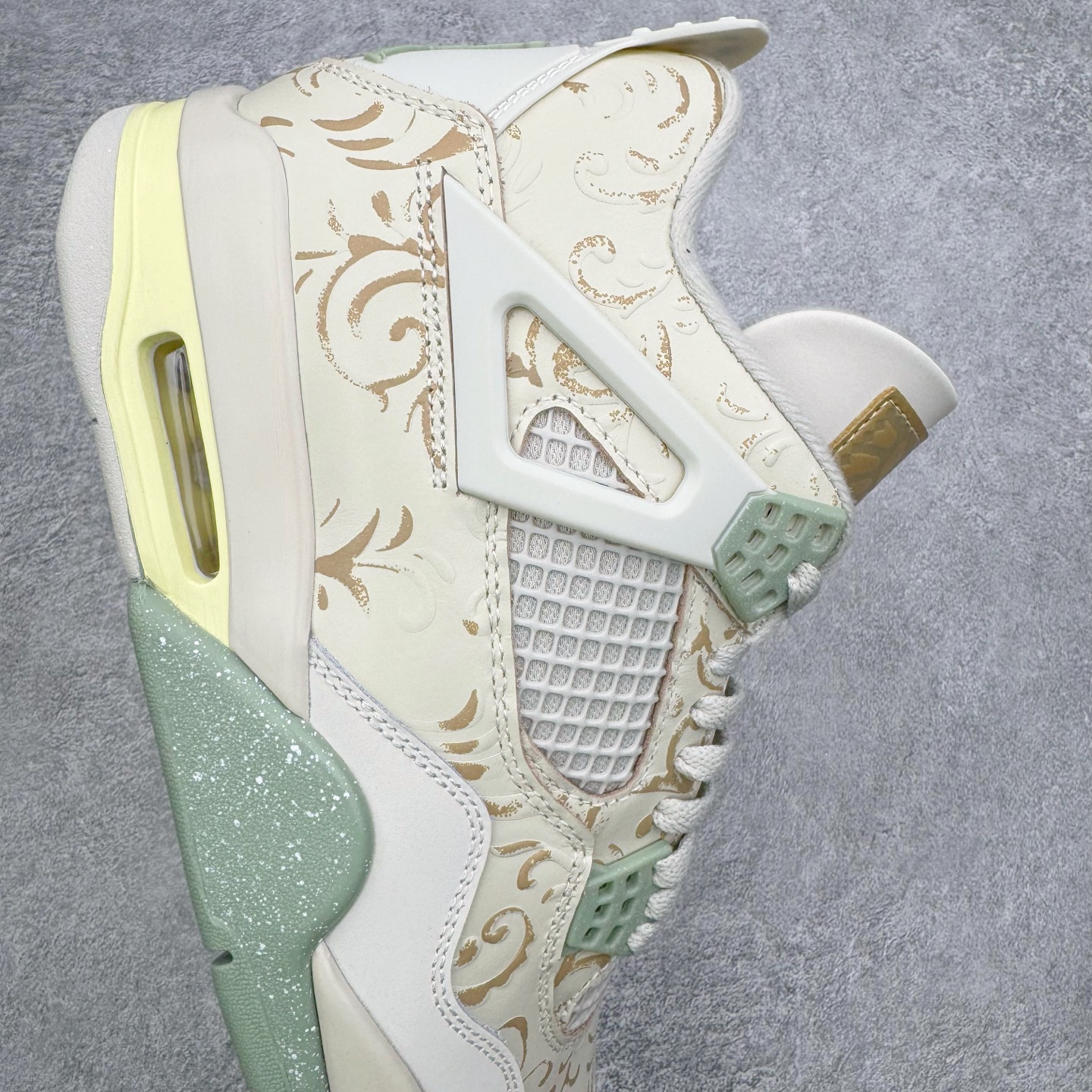 图片[6]-＃K版纯原 Air Jordan AJ4 Somos Eternos 墨西哥亡灵节主题 IM8116-047 全新升级改良 原鞋原楦原纸板同源开发 完美呈现乔4的版型 内侧正确双色网格 还原细节 原厂皮料 正确气垫颜色 正确网格工艺 正确拉帮工艺 全鞋原装材料制作 原档案原模具打造 支持全方位与正品对比 尺码：36 36.5 37.5 38 38.5 39 40 40.5 41 42 42.5 43 44 44.5 45 46 47.5-选品中心