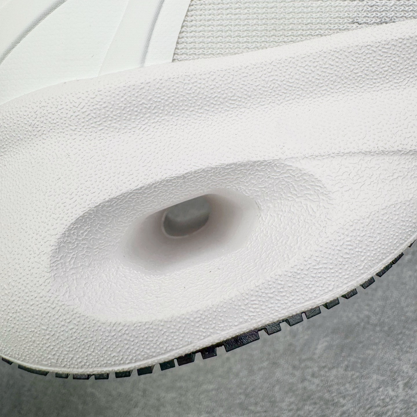 图片[17]-＃莞产 LOEWE罗意威 x ON昂跑 联名款 Cloudsolo系列 •原鞋一致橡胶底 原版高弹MD 加爆米花料 •正确后跟小蛮腰 •Logo立体有光泽度 •正确鞋头饱满立体 •鞋舌TPU立体高频 •正确鞋面网布多层厚实材料 •后跟织带高频立体 织带上浆加硬 •正确鞋带头滴胶柔软 •正确鞋垫前薄后厚有弹性（欧奈斯材料，非普通海玻璃） 尺码：36 36.5 37 37.5 38 38.5 39 40 40.5 41 42 42.5 43 44 44.5 45 46（真半码）-选品中心