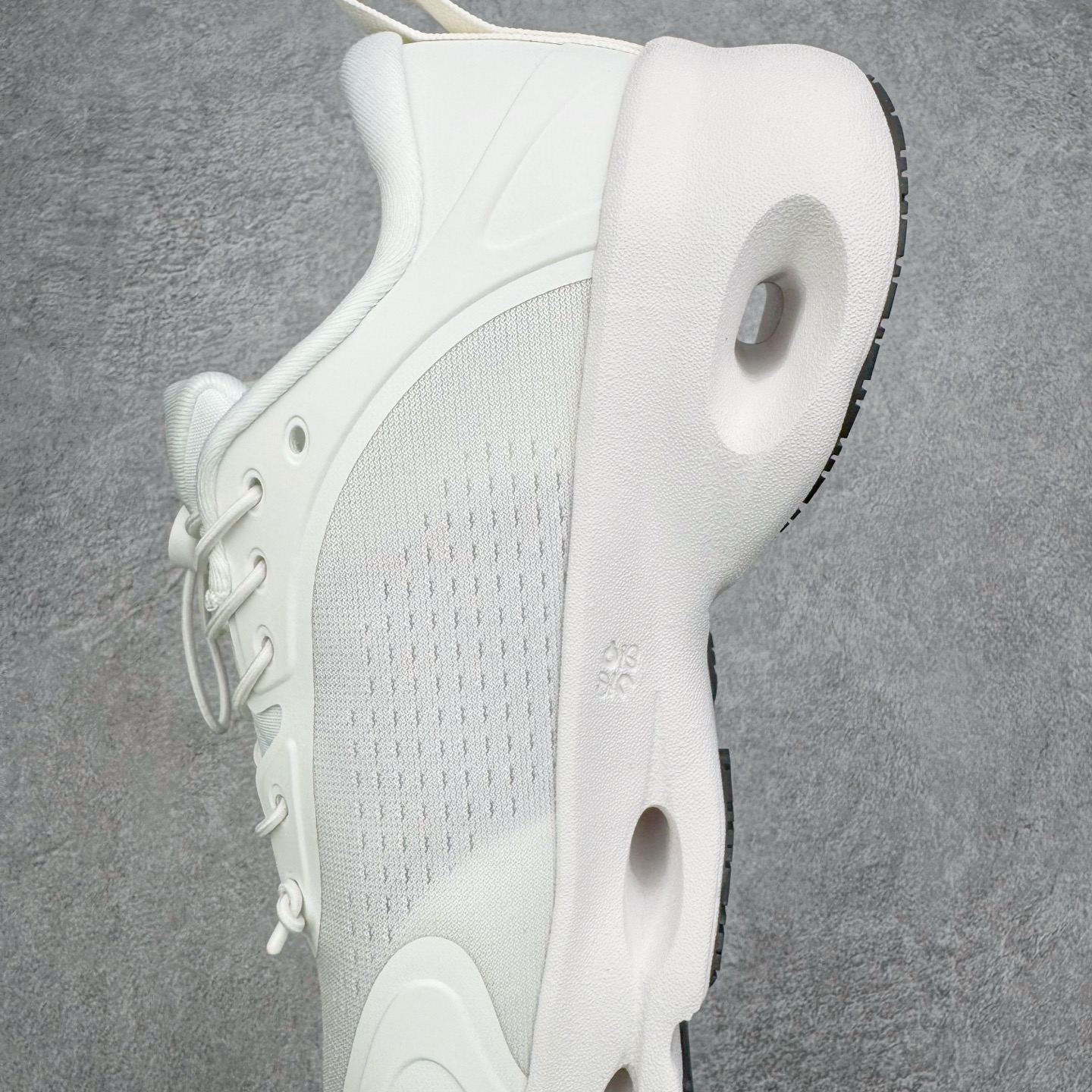 图片[7]-＃莞产 LOEWE罗意威 x ON昂跑 联名款 Cloudsolo系列 •原鞋一致橡胶底 原版高弹MD 加爆米花料 •正确后跟小蛮腰 •Logo立体有光泽度 •正确鞋头饱满立体 •鞋舌TPU立体高频 •正确鞋面网布多层厚实材料 •后跟织带高频立体 织带上浆加硬 •正确鞋带头滴胶柔软 •正确鞋垫前薄后厚有弹性（欧奈斯材料，非普通海玻璃） 尺码：36 36.5 37 37.5 38 38.5 39 40 40.5 41 42 42.5 43 44 44.5 45 46（真半码）-选品中心