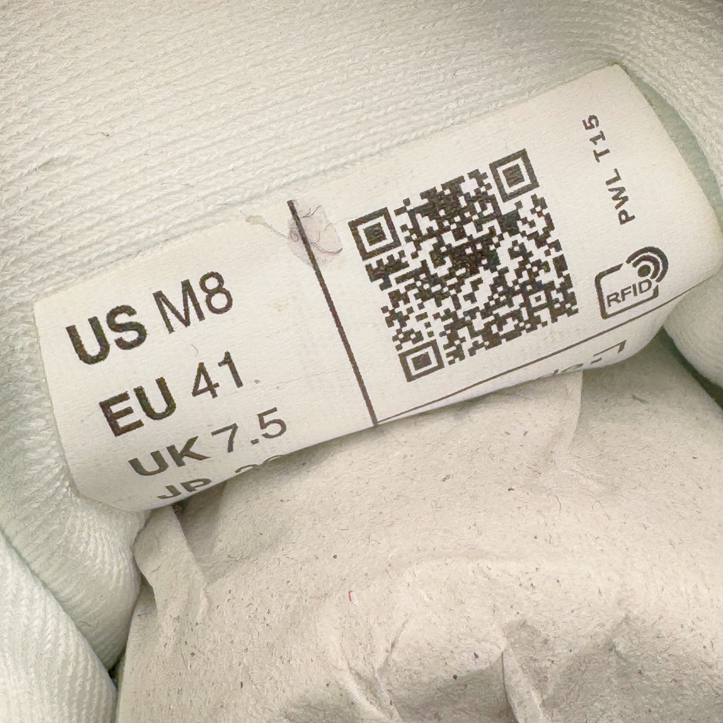 图片[12]-＃莞产 LOEWE罗意威 x ON昂跑 联名款 Cloudsolo系列 •原鞋一致橡胶底 原版高弹MD 加爆米花料 •正确后跟小蛮腰 •Logo立体有光泽度 •正确鞋头饱满立体 •鞋舌TPU立体高频 •正确鞋面网布多层厚实材料 •后跟织带高频立体 织带上浆加硬 •正确鞋带头滴胶柔软 •正确鞋垫前薄后厚有弹性（欧奈斯材料，非普通海玻璃） 尺码：36 36.5 37 37.5 38 38.5 39 40 40.5 41 42 42.5 43 44 44.5 45 46（真半码）-选品中心