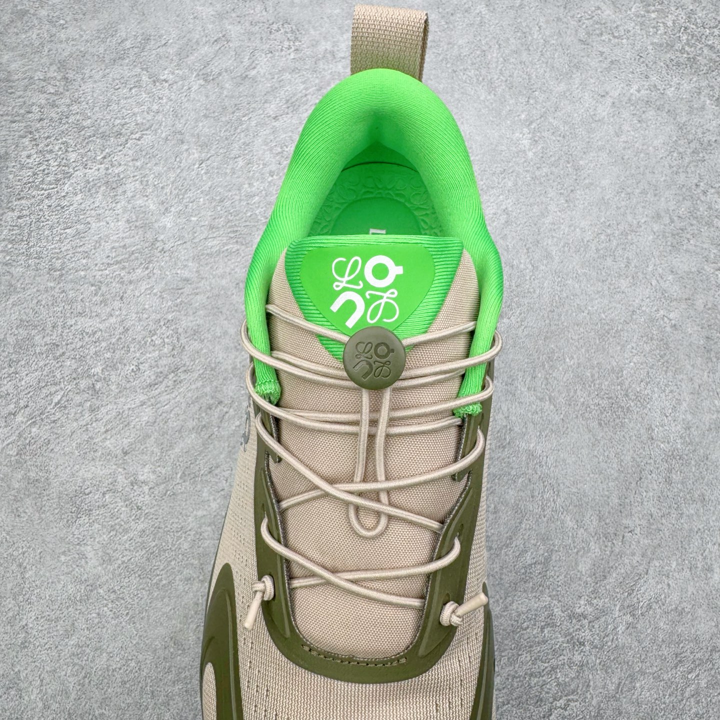 图片[5]-＃莞产 LOEWE罗意威 x ON昂跑 联名款 Cloudsolo系列 •原鞋一致橡胶底 原版高弹MD 加爆米花料 •正确后跟小蛮腰 •Logo立体有光泽度 •正确鞋头饱满立体 •鞋舌TPU立体高频 •正确鞋面网布多层厚实材料 •后跟织带高频立体 织带上浆加硬 •正确鞋带头滴胶柔软 •正确鞋垫前薄后厚有弹性（欧奈斯材料，非普通海玻璃） 尺码：36 36.5 37 37.5 38 38.5 39 40 40.5 41 42 42.5 43 44 44.5 45 46（真半码）-选品中心