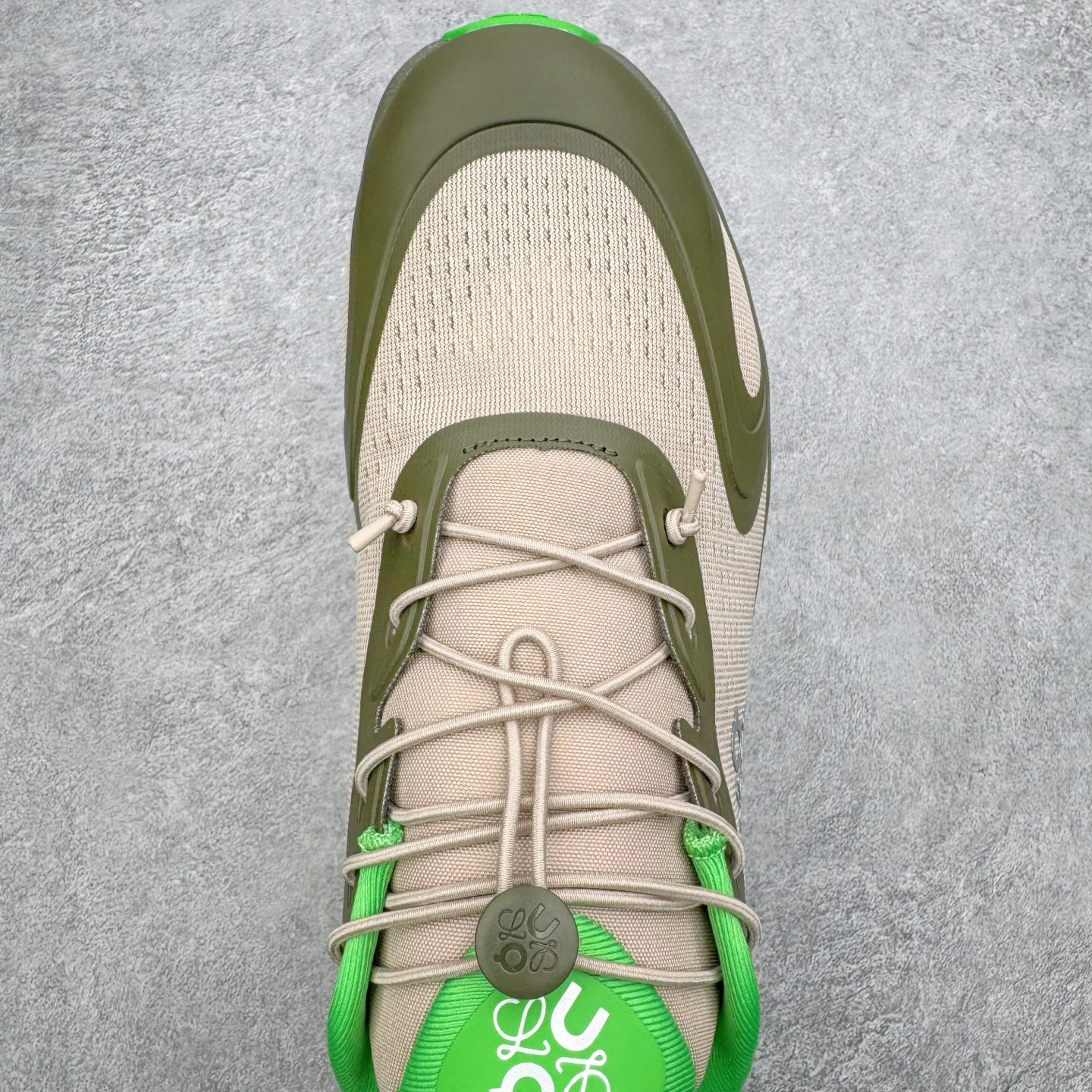 图片[4]-＃莞产 LOEWE罗意威 x ON昂跑 联名款 Cloudsolo系列 •原鞋一致橡胶底 原版高弹MD 加爆米花料 •正确后跟小蛮腰 •Logo立体有光泽度 •正确鞋头饱满立体 •鞋舌TPU立体高频 •正确鞋面网布多层厚实材料 •后跟织带高频立体 织带上浆加硬 •正确鞋带头滴胶柔软 •正确鞋垫前薄后厚有弹性（欧奈斯材料，非普通海玻璃） 尺码：36 36.5 37 37.5 38 38.5 39 40 40.5 41 42 42.5 43 44 44.5 45 46（真半码）-选品中心