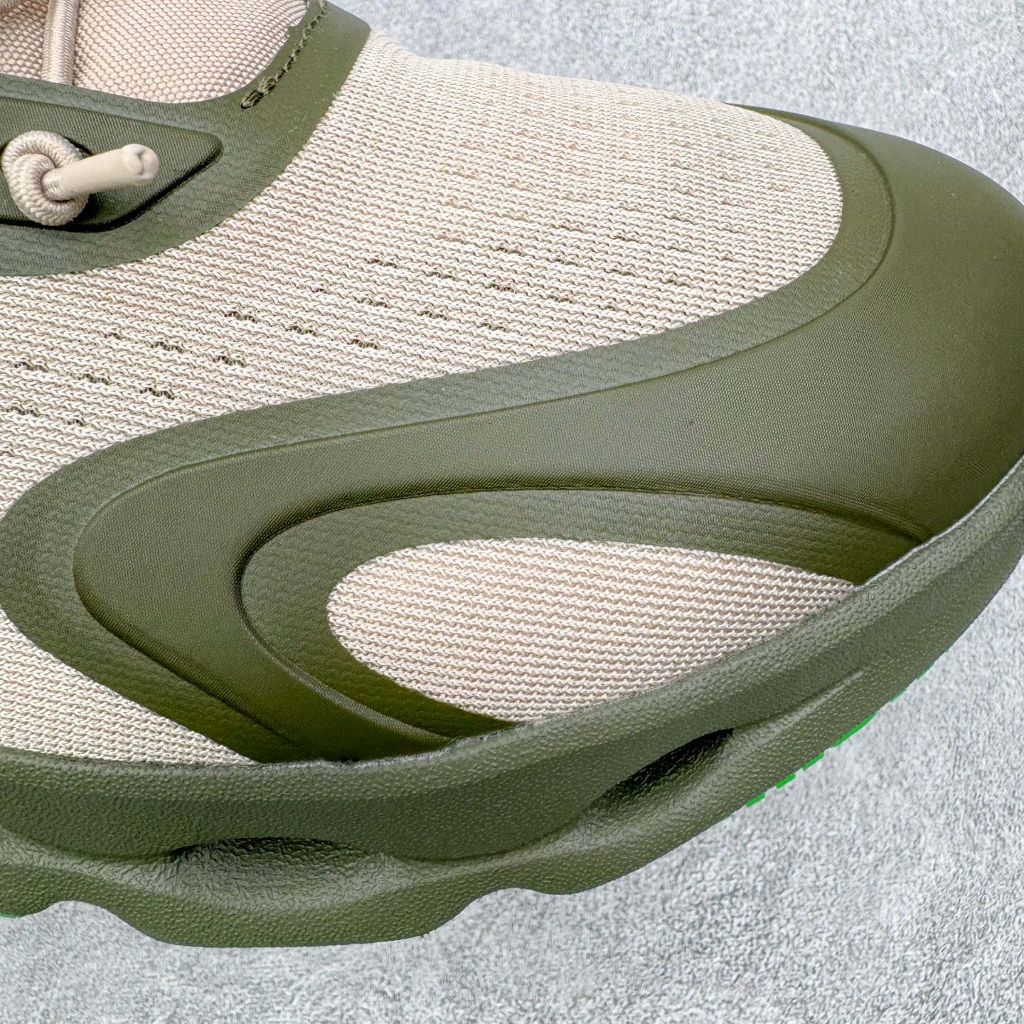 图片[17]-＃莞产 LOEWE罗意威 x ON昂跑 联名款 Cloudsolo系列 •原鞋一致橡胶底 原版高弹MD 加爆米花料 •正确后跟小蛮腰 •Logo立体有光泽度 •正确鞋头饱满立体 •鞋舌TPU立体高频 •正确鞋面网布多层厚实材料 •后跟织带高频立体 织带上浆加硬 •正确鞋带头滴胶柔软 •正确鞋垫前薄后厚有弹性（欧奈斯材料，非普通海玻璃） 尺码：36 36.5 37 37.5 38 38.5 39 40 40.5 41 42 42.5 43 44 44.5 45 46（真半码）-选品中心