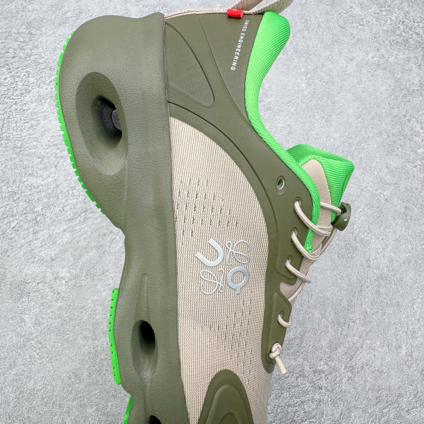 图片[6]-＃莞产 LOEWE罗意威 x ON昂跑 联名款 Cloudsolo系列 •原鞋一致橡胶底 原版高弹MD 加爆米花料 •正确后跟小蛮腰 •Logo立体有光泽度 •正确鞋头饱满立体 •鞋舌TPU立体高频 •正确鞋面网布多层厚实材料 •后跟织带高频立体 织带上浆加硬 •正确鞋带头滴胶柔软 •正确鞋垫前薄后厚有弹性（欧奈斯材料，非普通海玻璃） 尺码：36 36.5 37 37.5 38 38.5 39 40 40.5 41 42 42.5 43 44 44.5 45 46（真半码）-选品中心