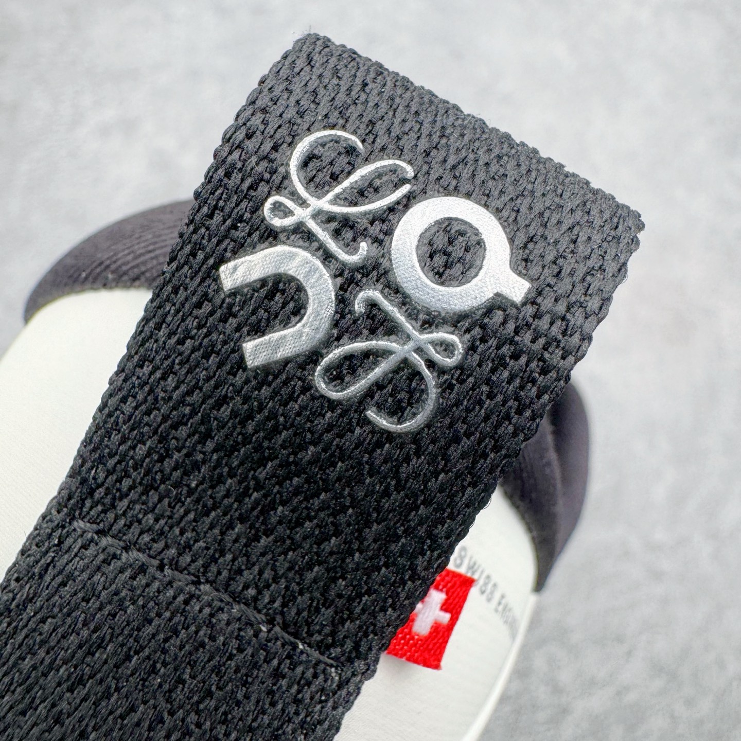 图片[13]-＃莞产 LOEWE罗意威 x ON昂跑 联名款 Cloudsolo系列 •原鞋一致橡胶底 原版高弹MD 加爆米花料 •正确后跟小蛮腰 •Logo立体有光泽度 •正确鞋头饱满立体 •鞋舌TPU立体高频 •正确鞋面网布多层厚实材料 •后跟织带高频立体 织带上浆加硬 •正确鞋带头滴胶柔软 •正确鞋垫前薄后厚有弹性（欧奈斯材料，非普通海玻璃） 尺码：36 36.5 37 37.5 38 38.5 39 40 40.5 41 42 42.5 43 44 44.5 45 46（真半码）-选品中心